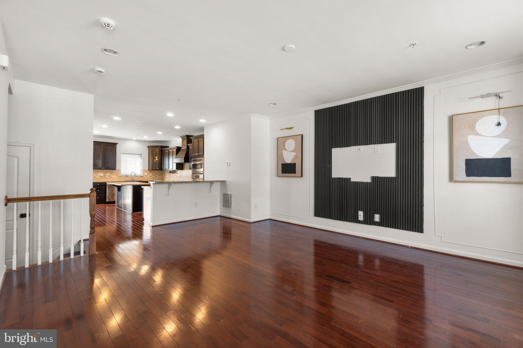 BLUE STREAM - Residential Lease