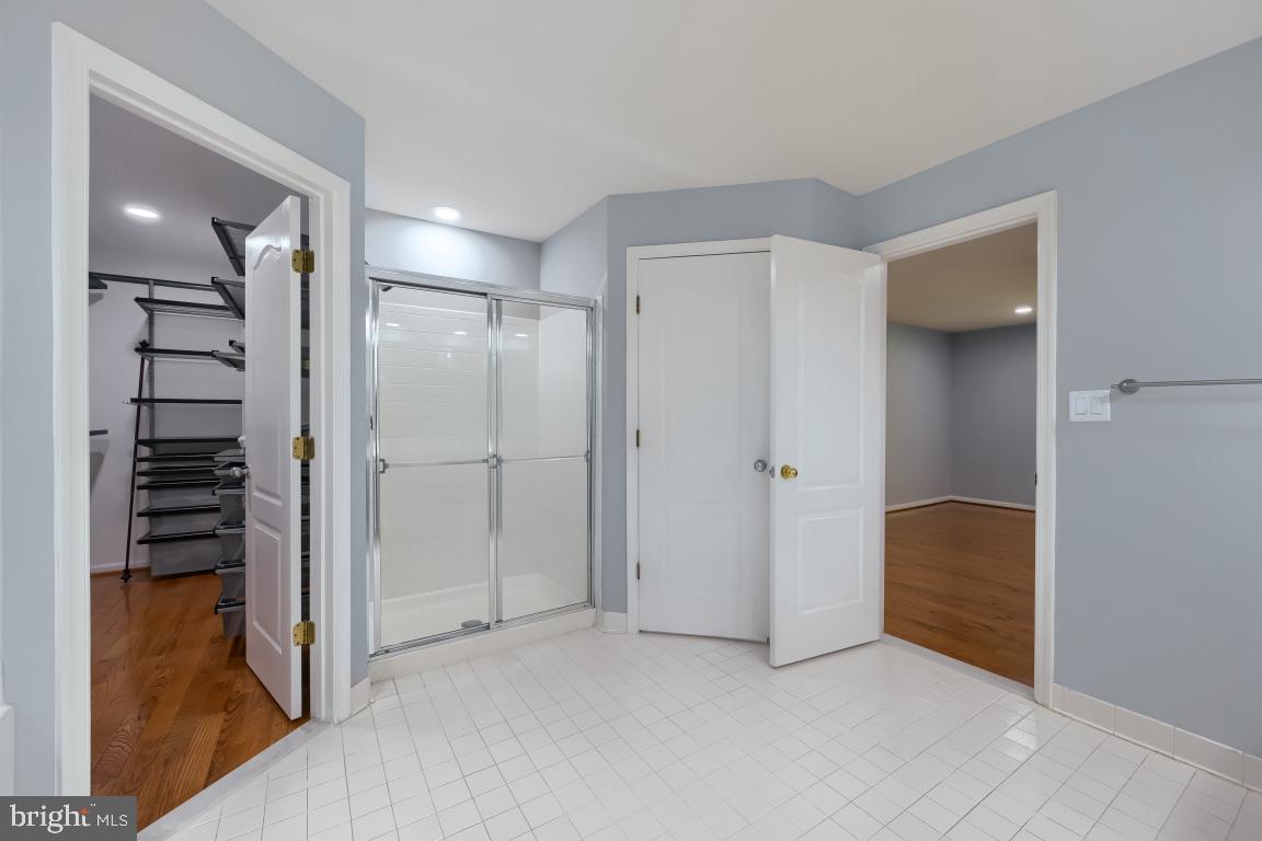MIDDLEBURY - Residential