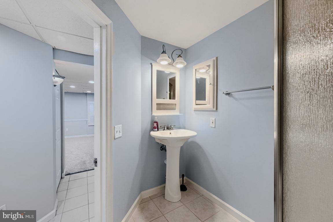 MIDDLEBURY - Residential