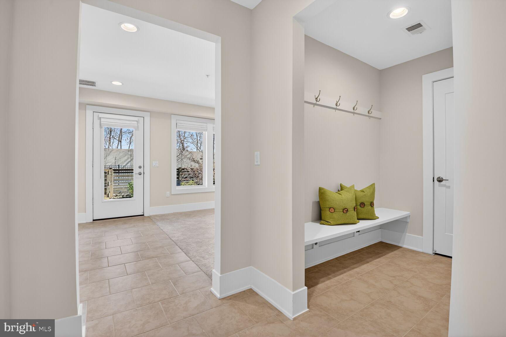 GROSVENOR HEIGHTS - Residential