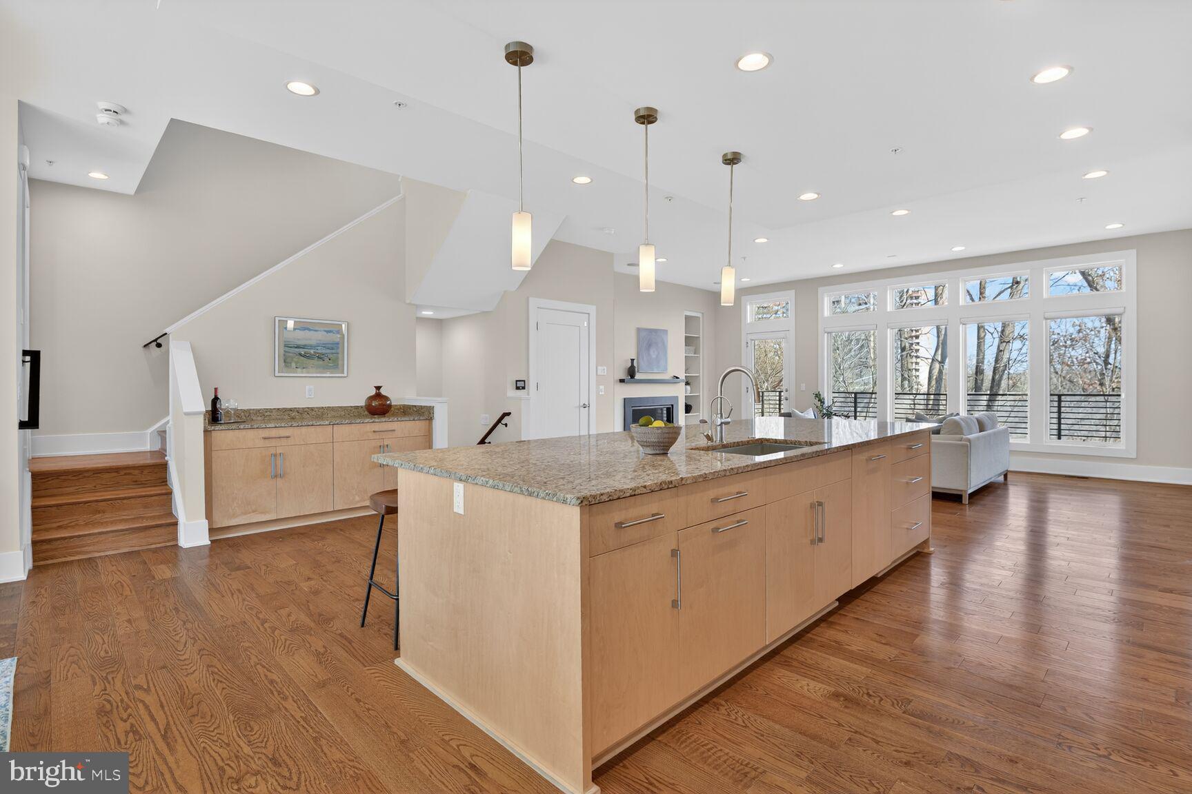 GROSVENOR HEIGHTS - Residential