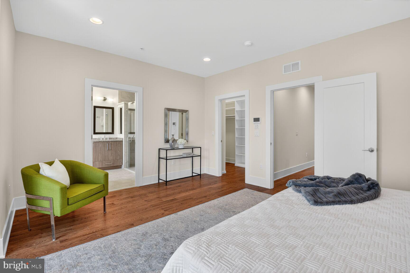 GROSVENOR HEIGHTS - Residential