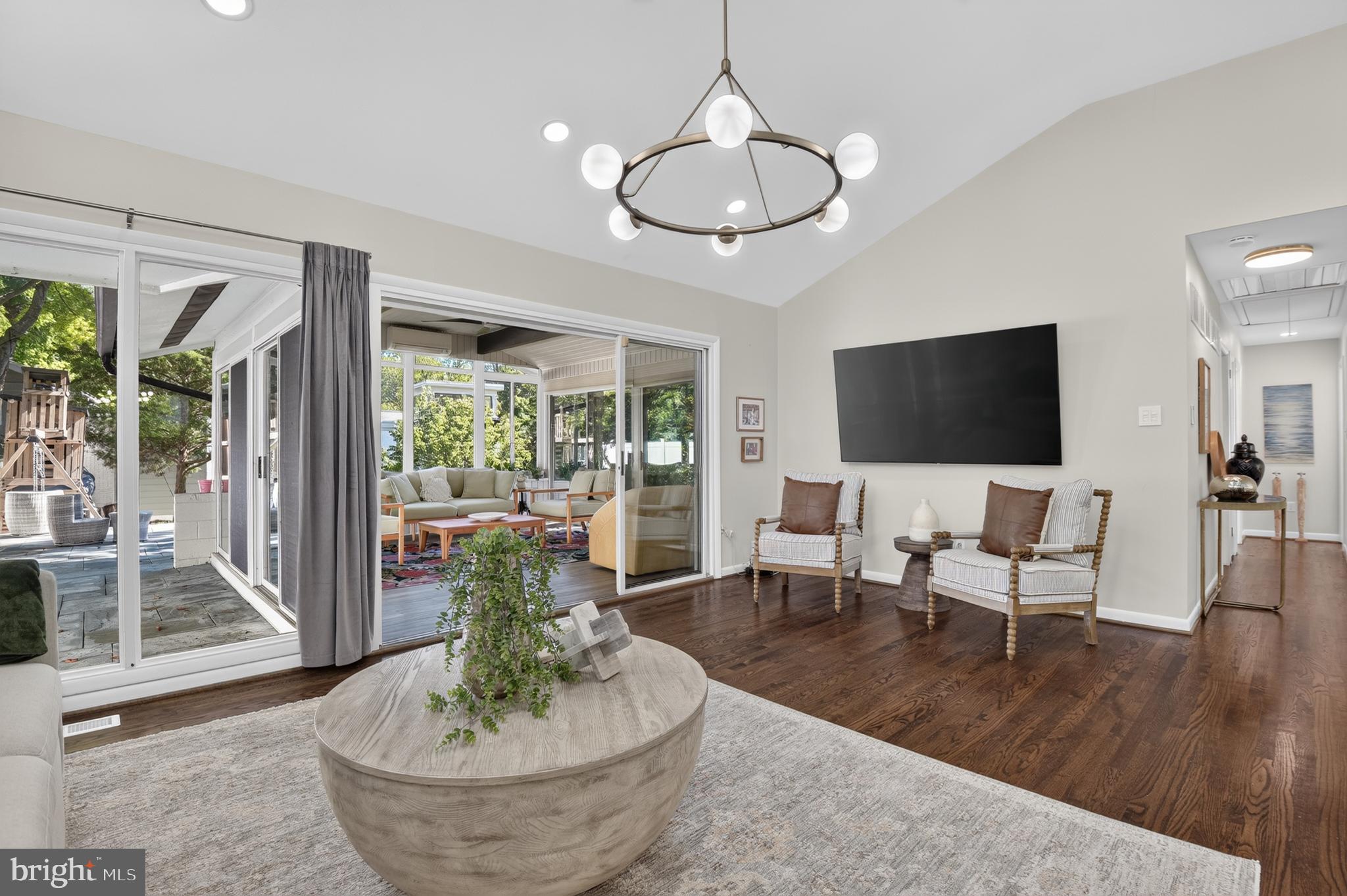 BANNOCKBURN ESTATES - Residential