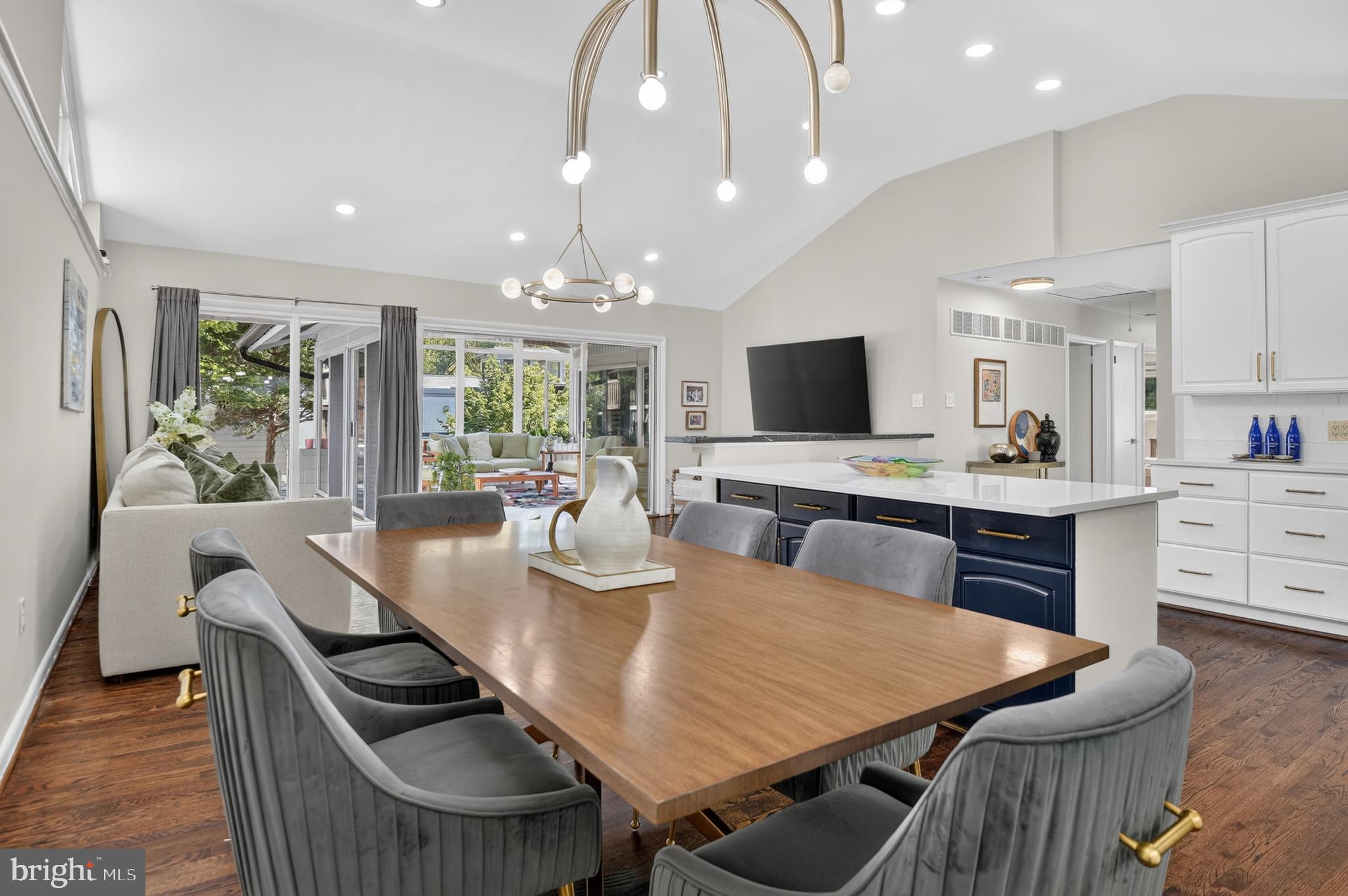 BANNOCKBURN ESTATES - Residential