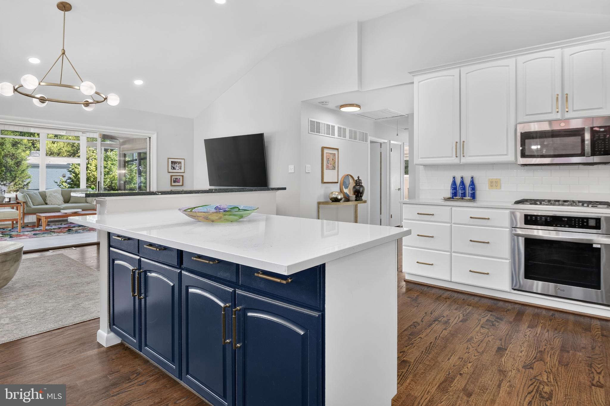 BANNOCKBURN ESTATES - Residential