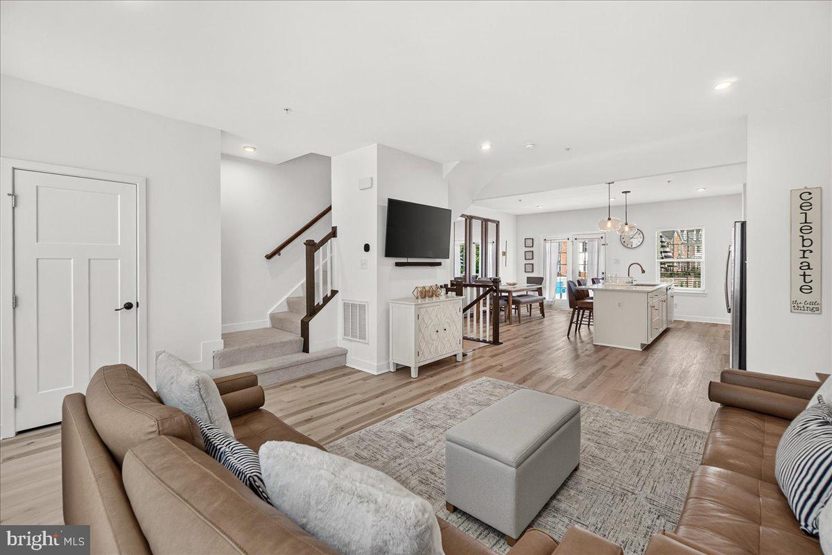 LANDSDALE - Residential