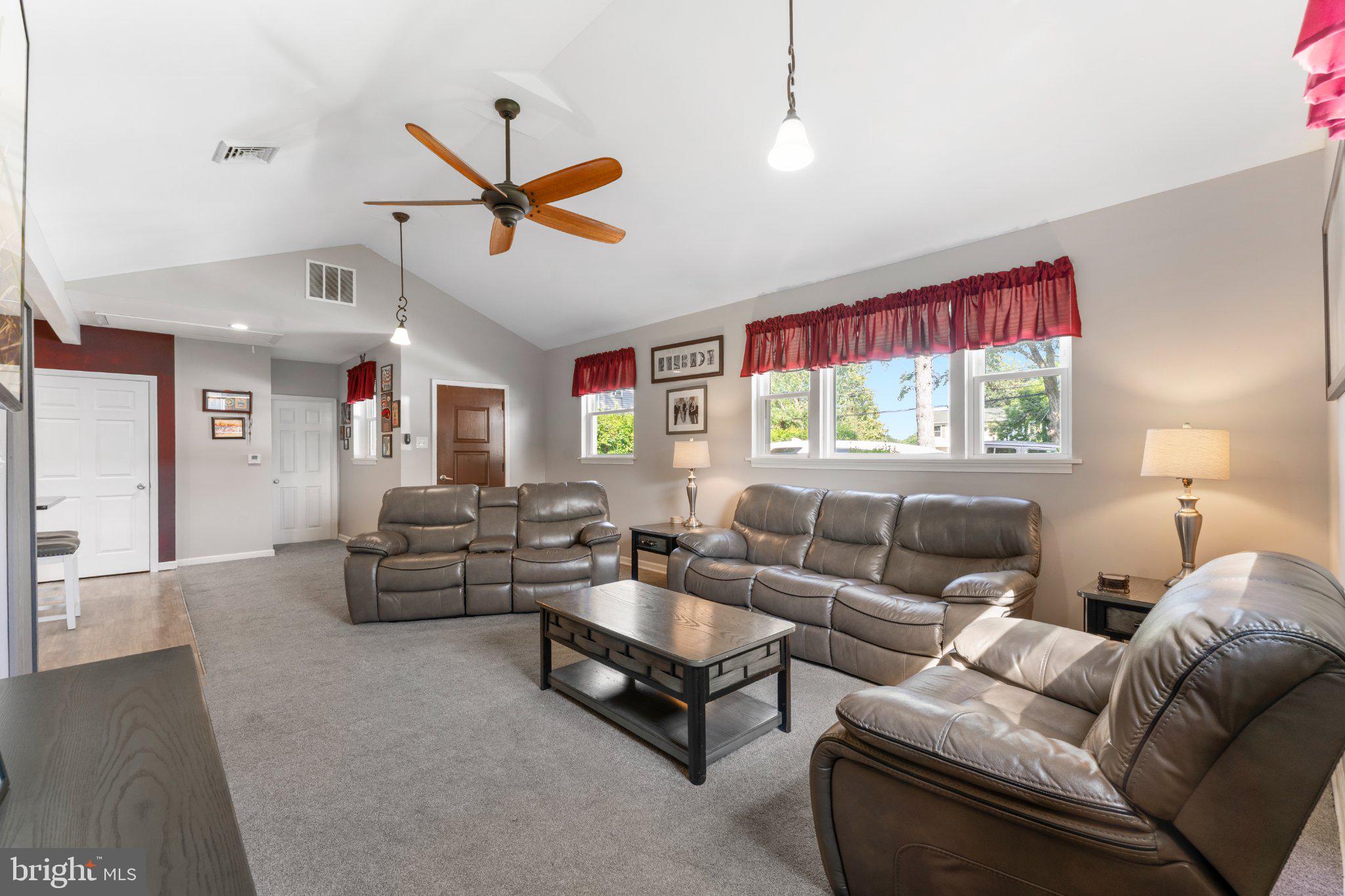 WILLOWBROOK - Residential
