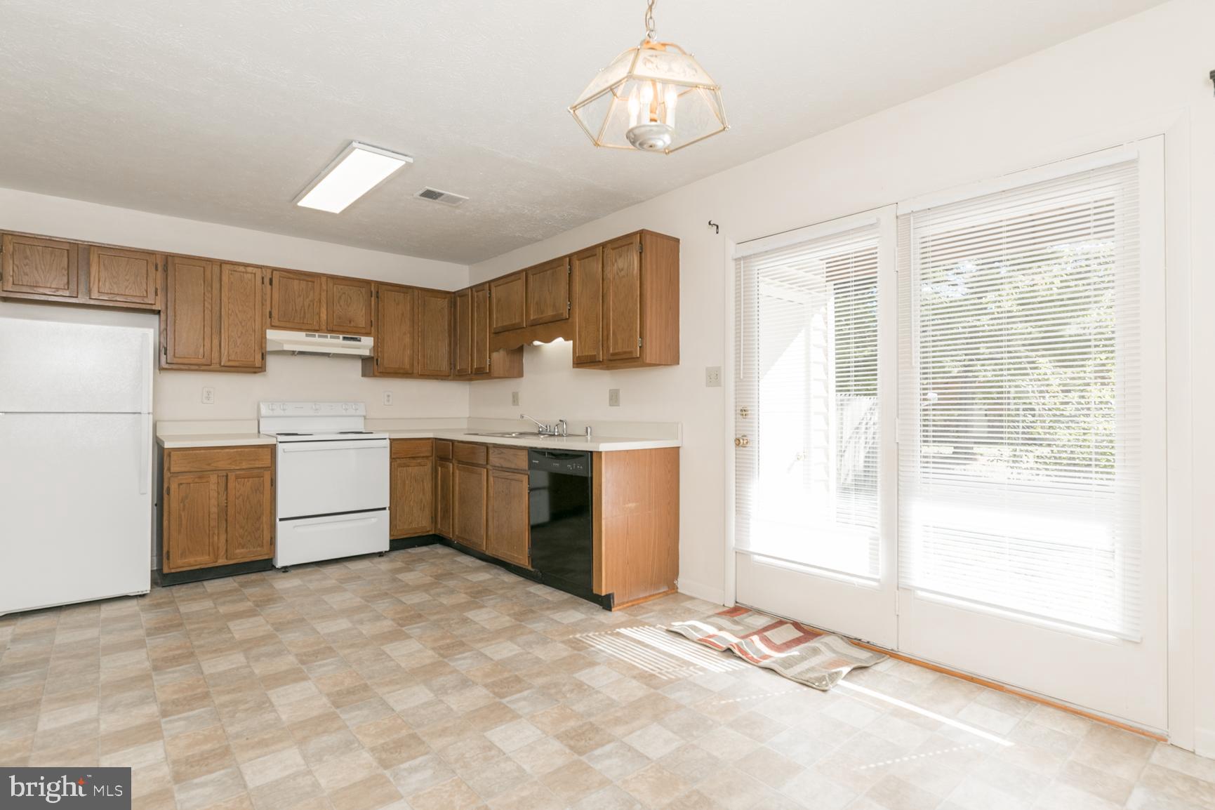 LAKEVIEW HEIGHTS - Residential Lease