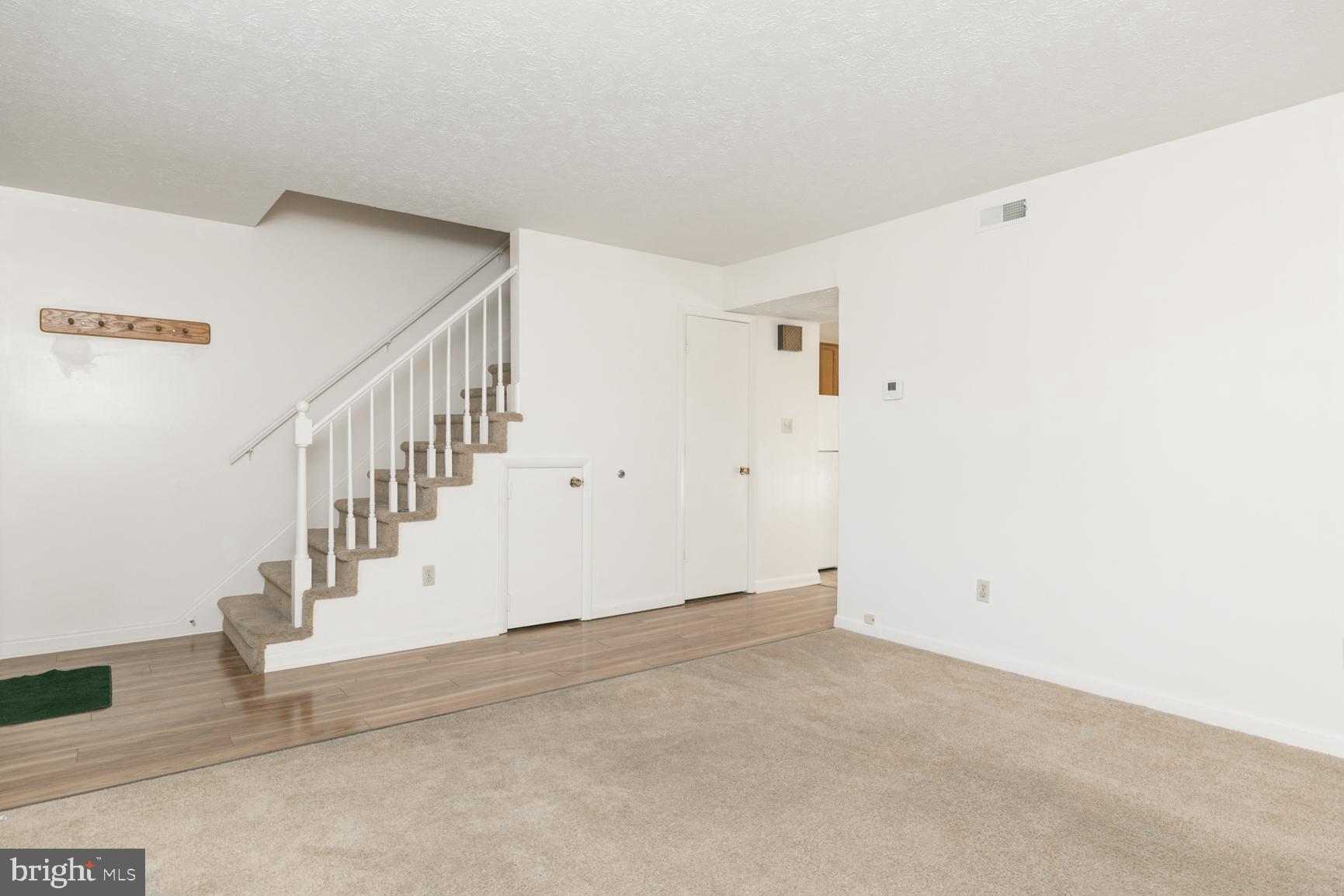 LAKEVIEW HEIGHTS - Residential Lease