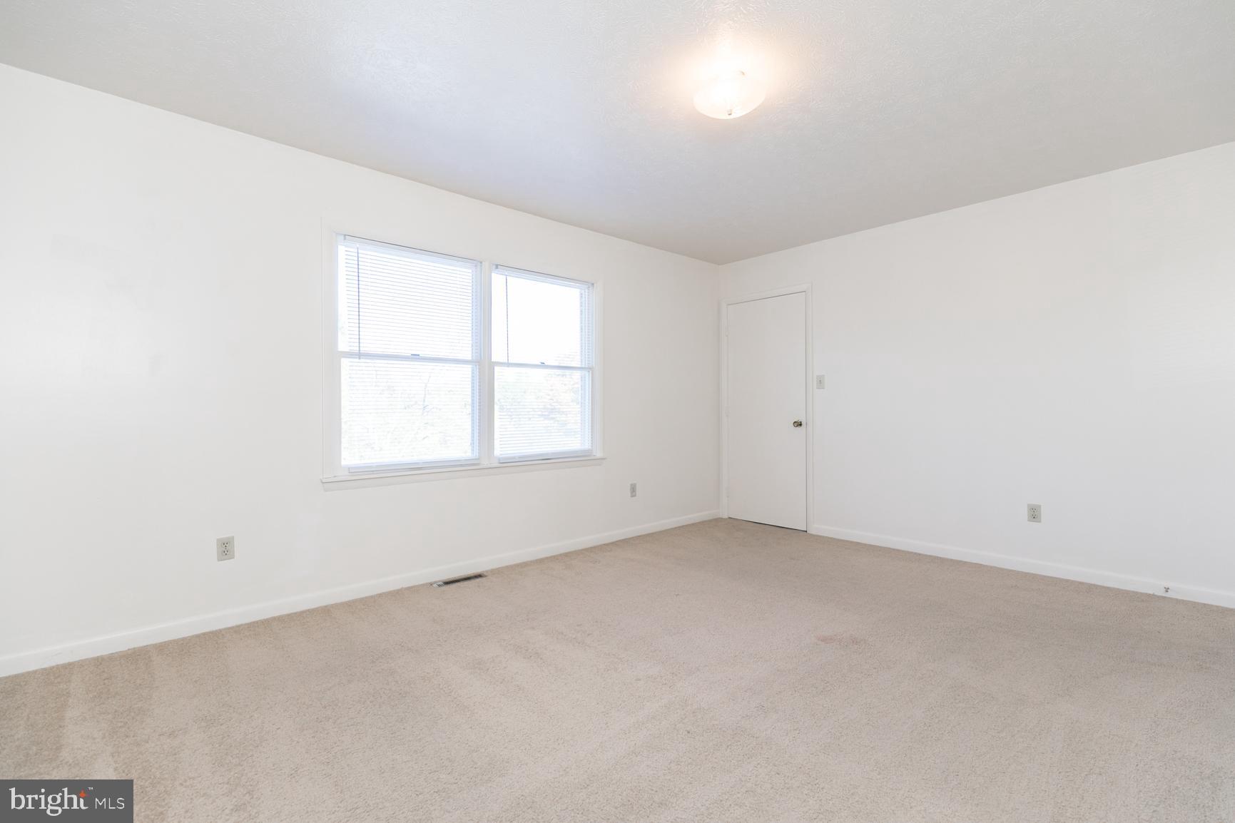 LAKEVIEW HEIGHTS - Residential Lease