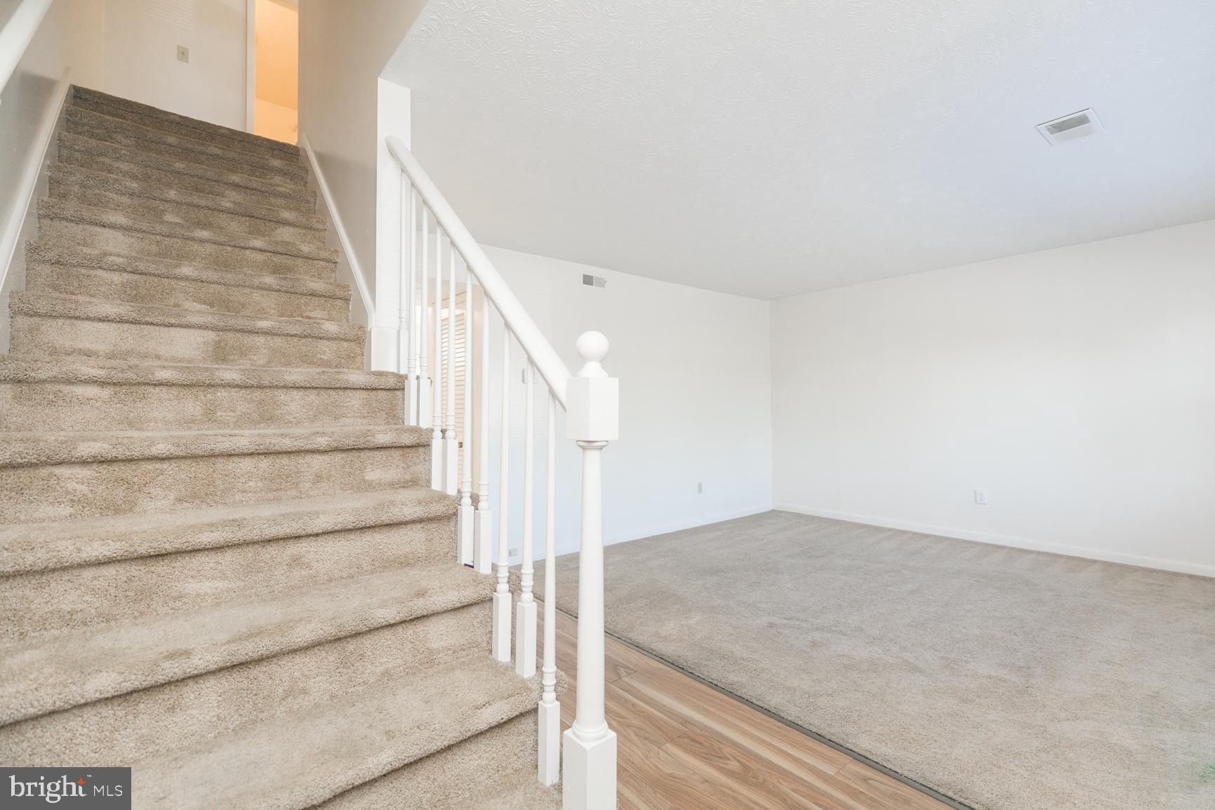LAKEVIEW HEIGHTS - Residential Lease