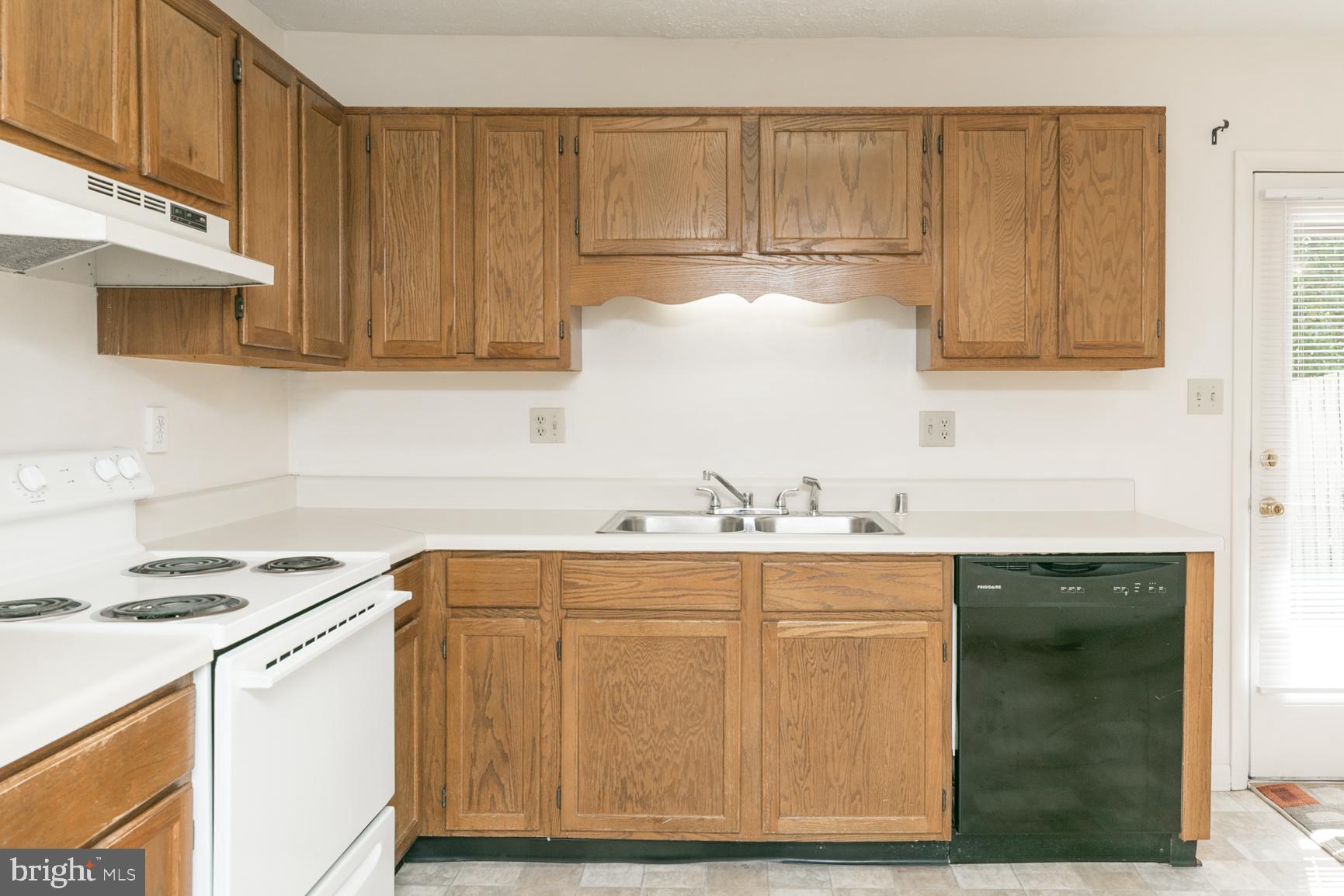 LAKEVIEW HEIGHTS - Residential Lease