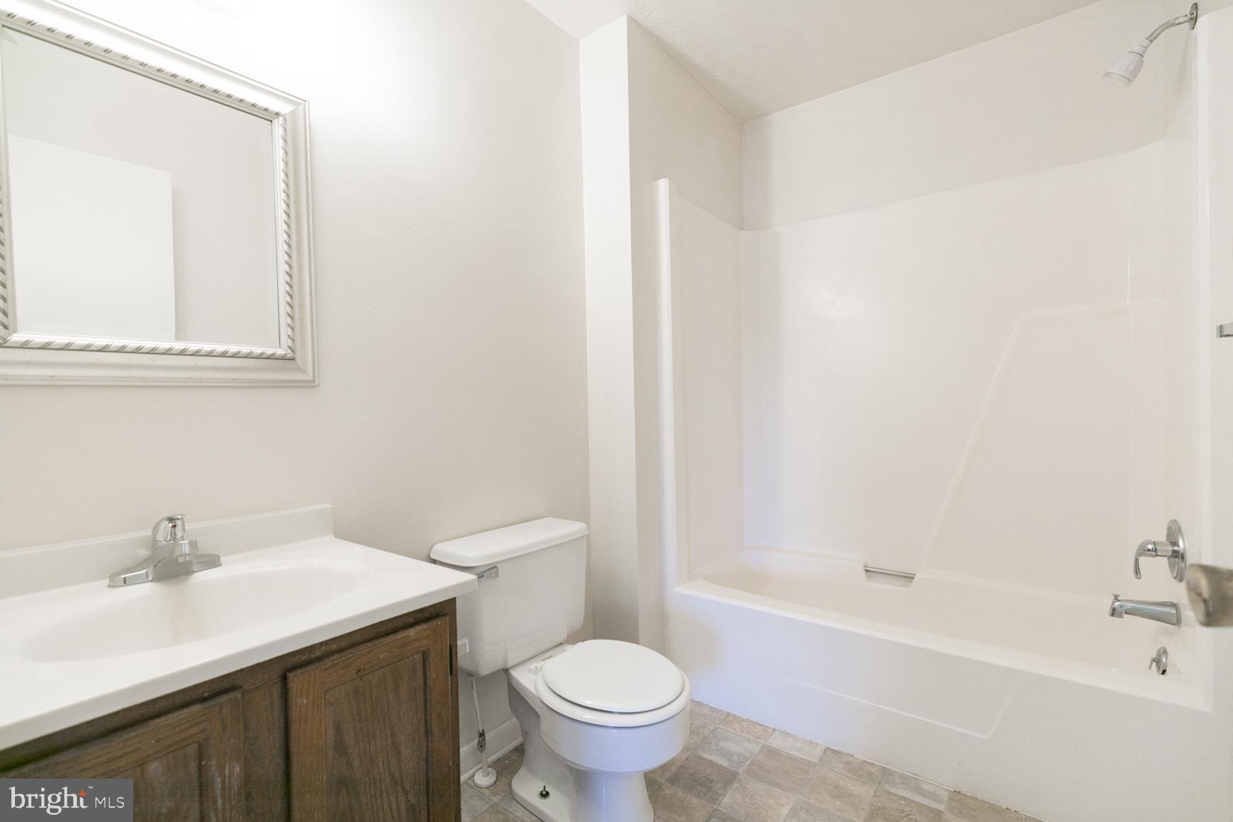 LAKEVIEW HEIGHTS - Residential Lease