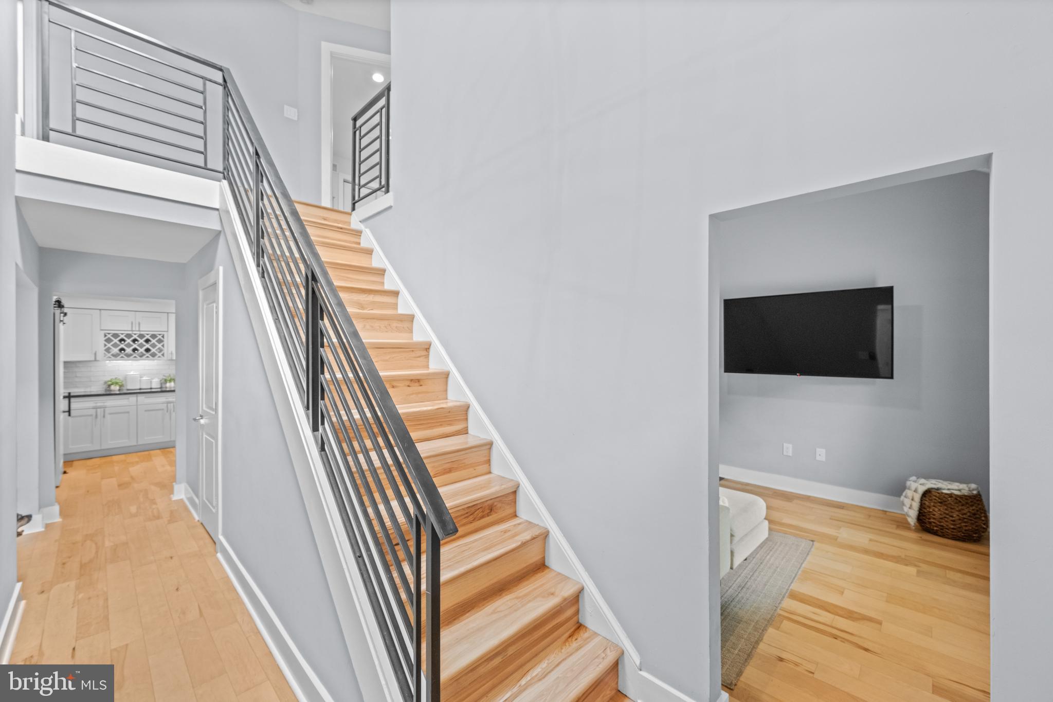 PINE CREST - Residential