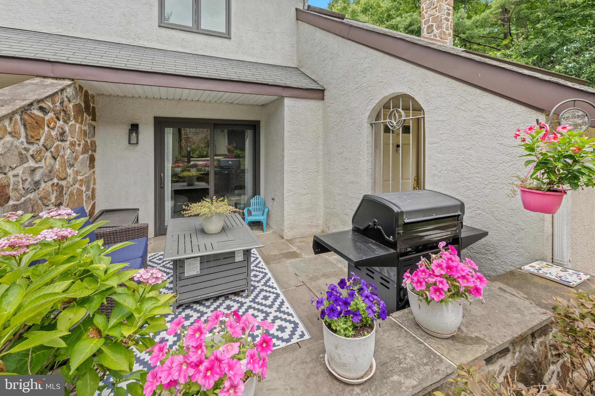 PINE CREST - Residential
