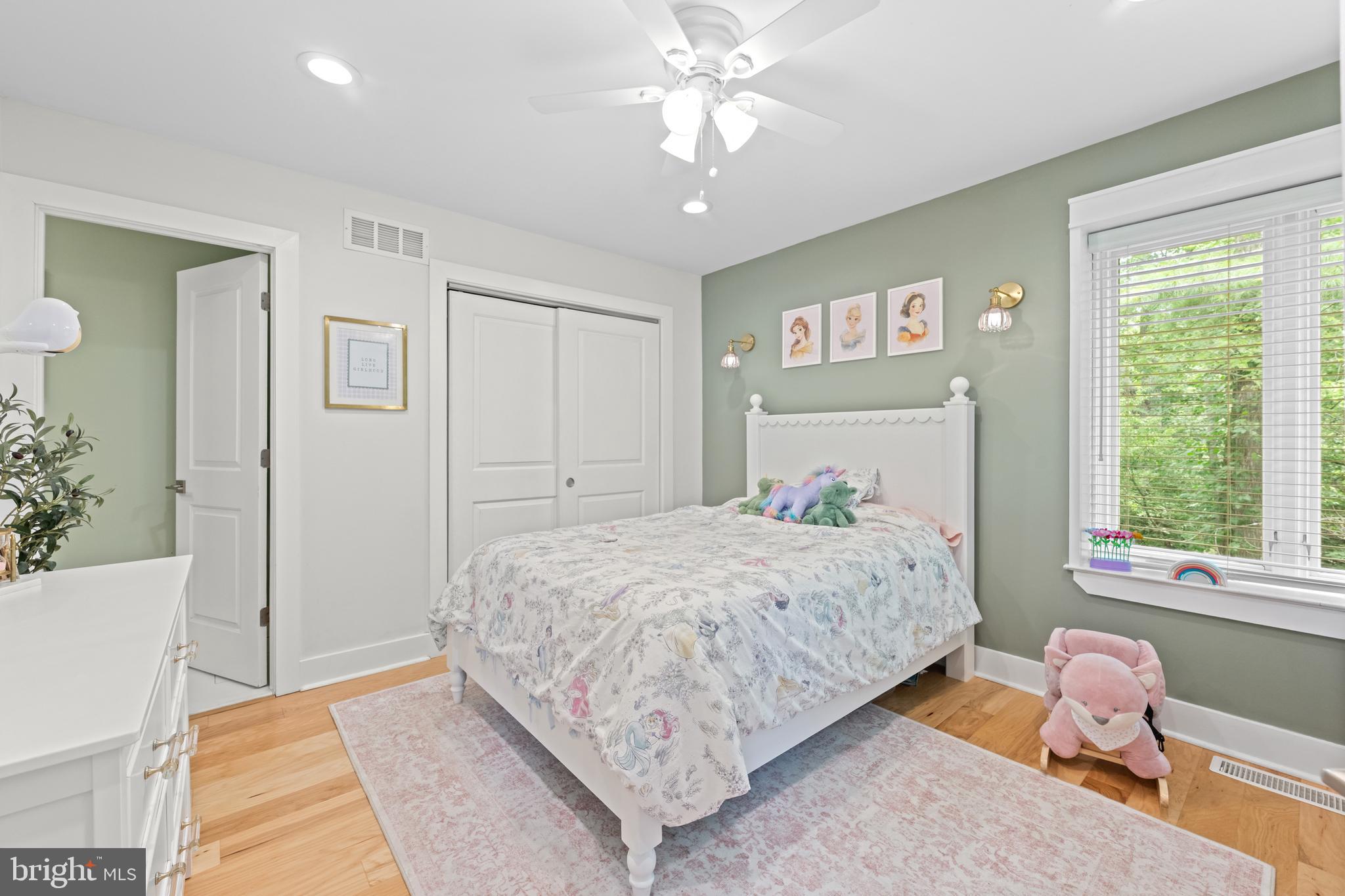 PINE CREST - Residential
