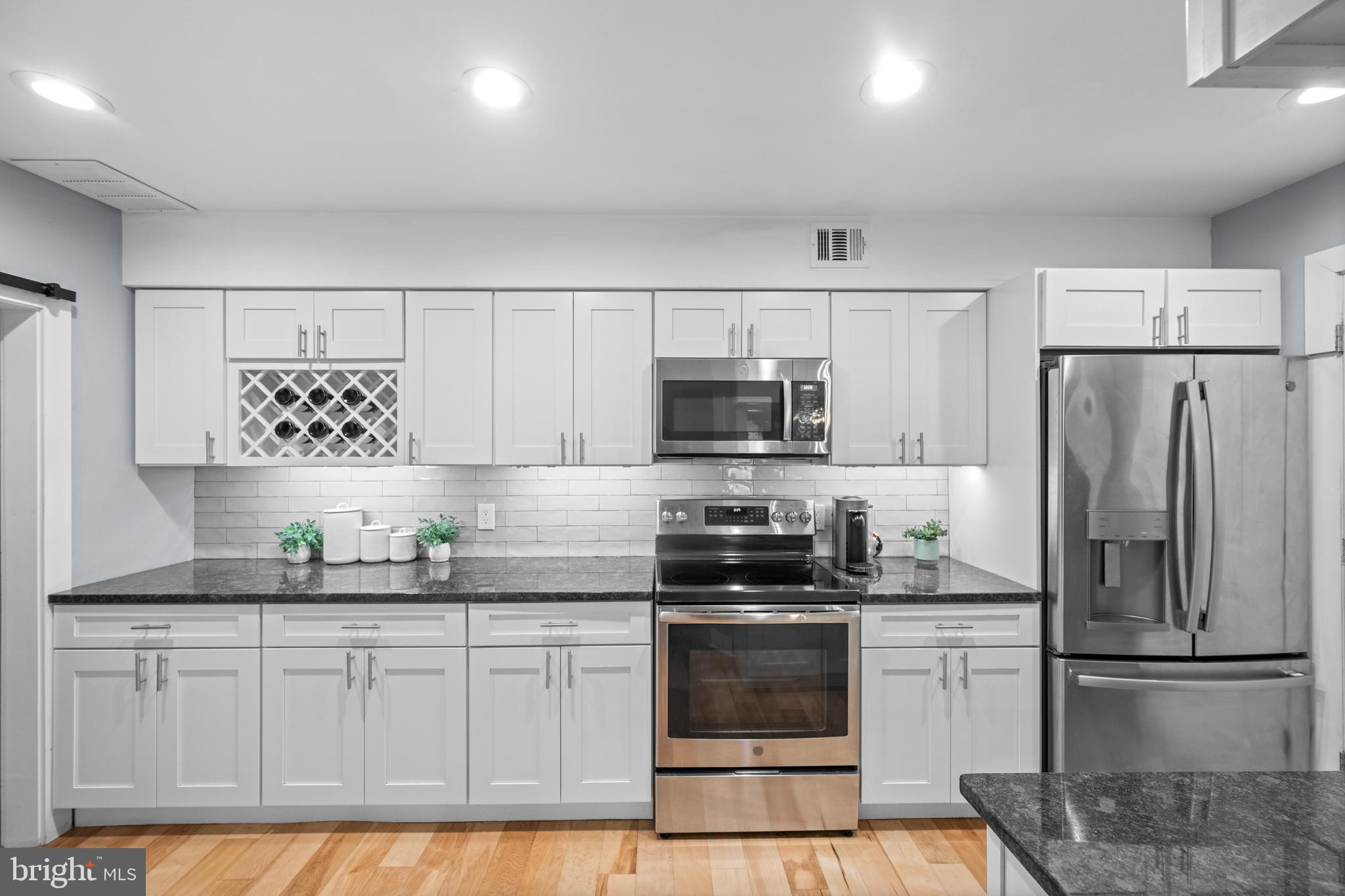 PINE CREST - Residential