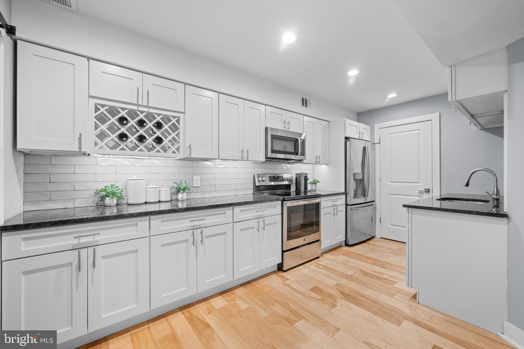 PINE CREST - Residential