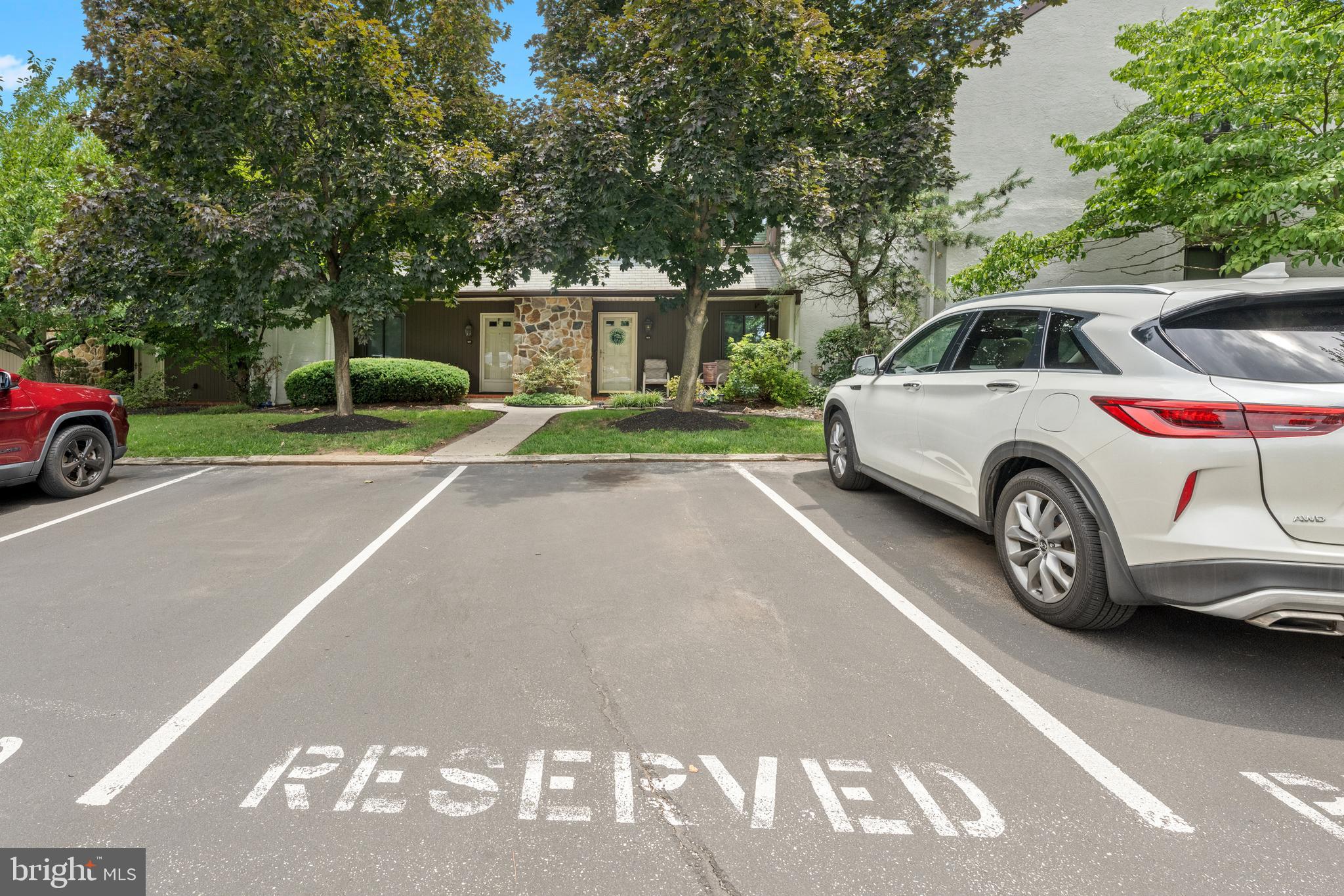 PINE CREST - Residential