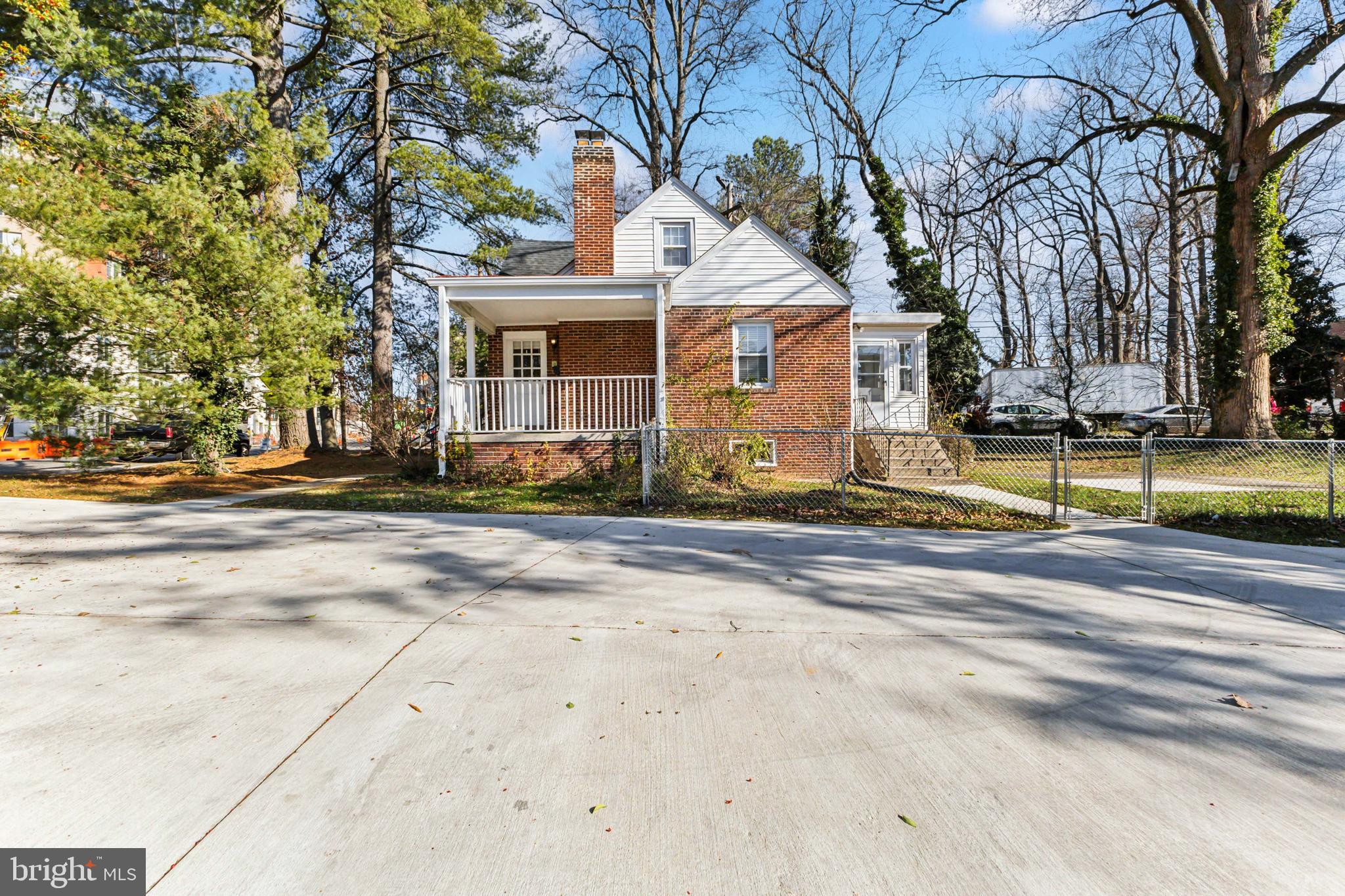 FALLS CHURCH CITY - Residential