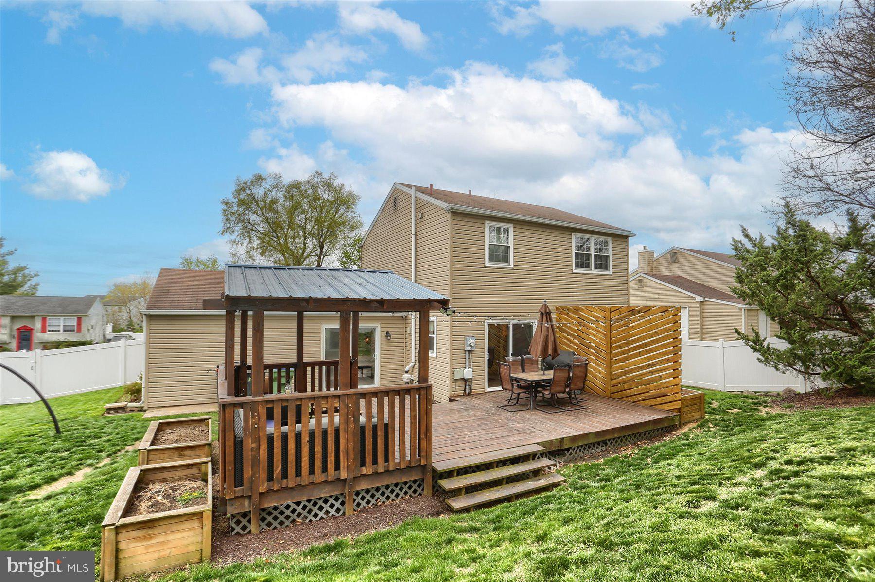 CROOKED HILL FARMS - Residential
