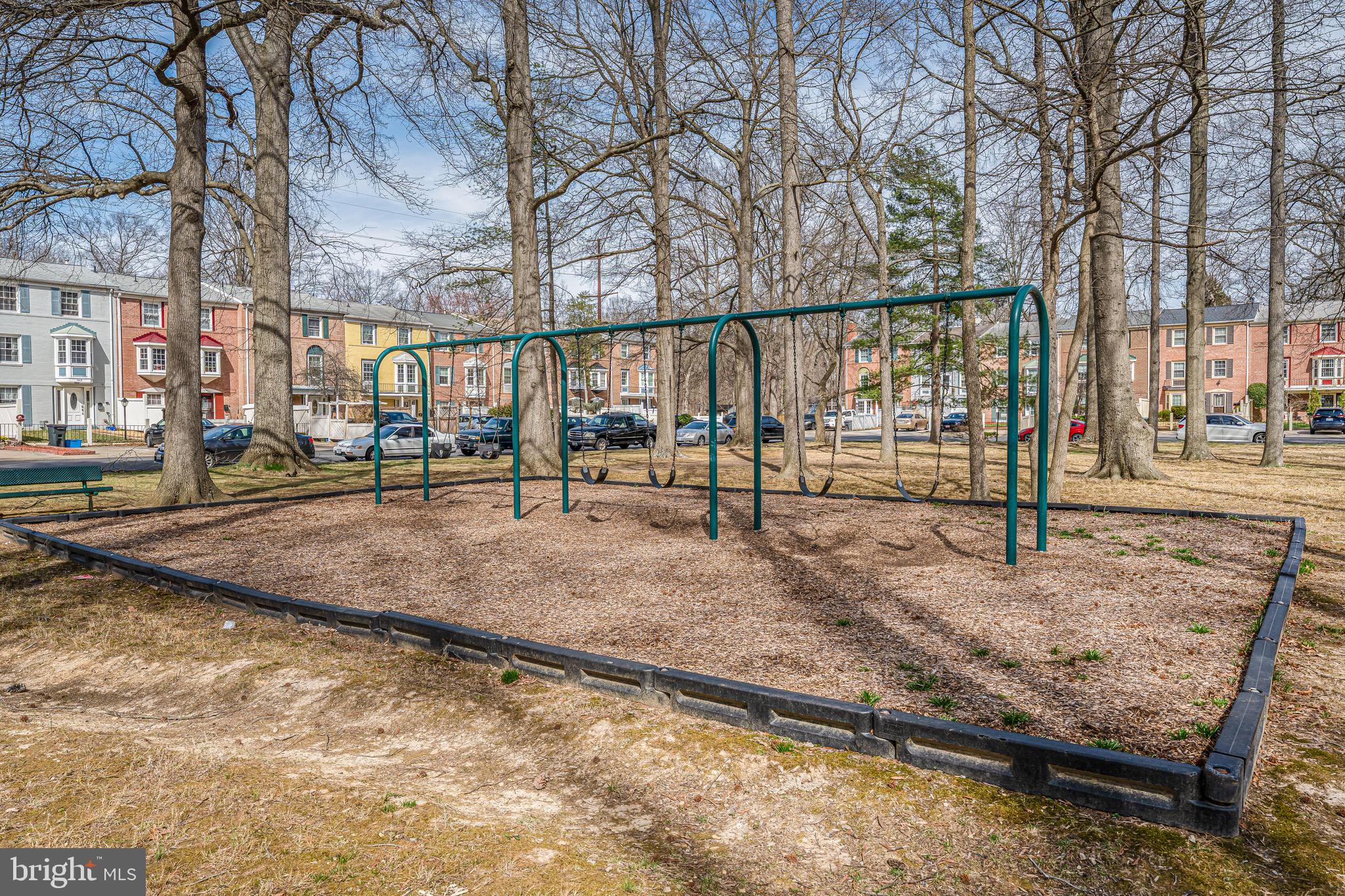 PINEWOOD LAKE - Residential Lease
