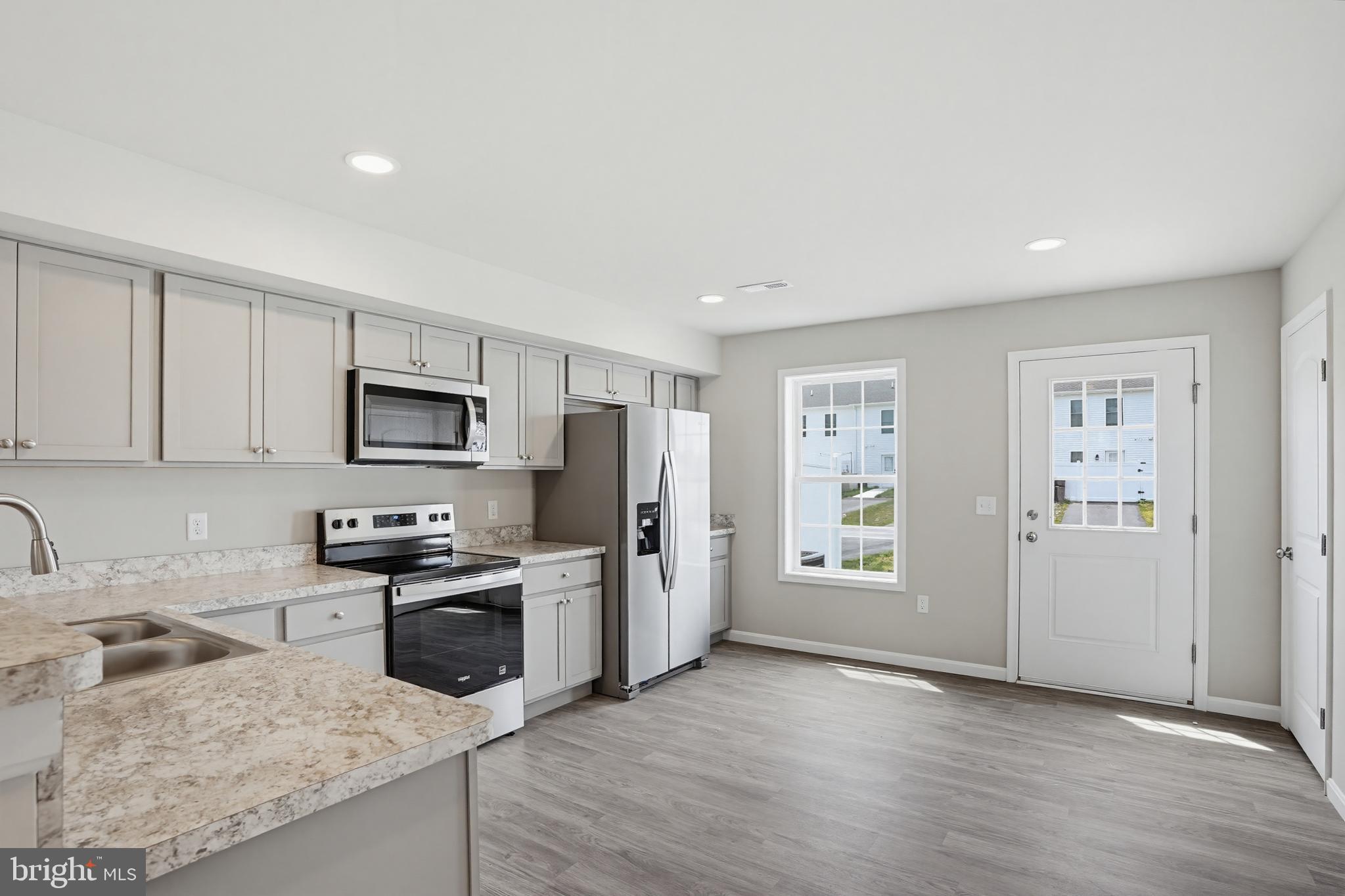 ROJAN MEADOWS - Residential