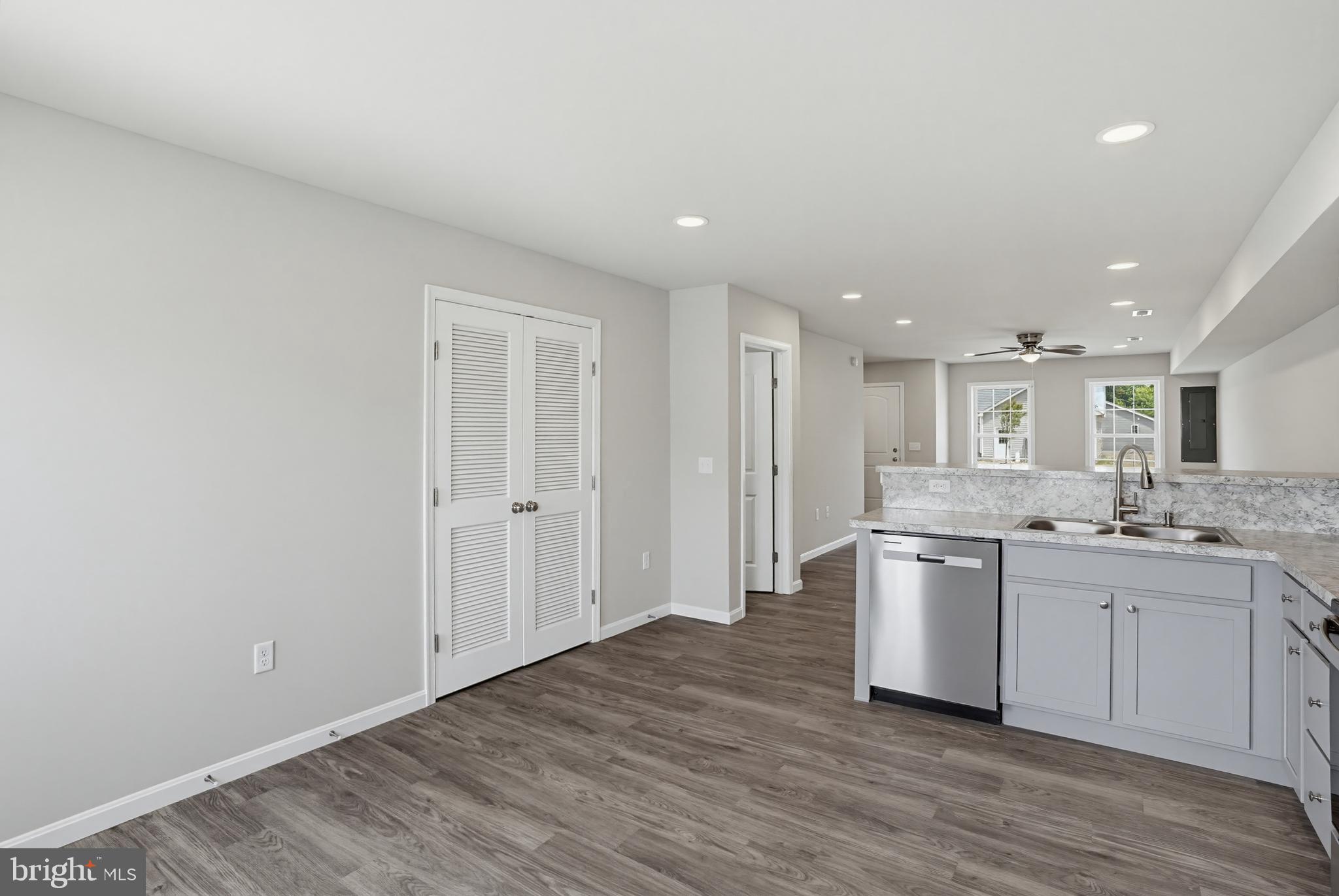 ROJAN MEADOWS - Residential