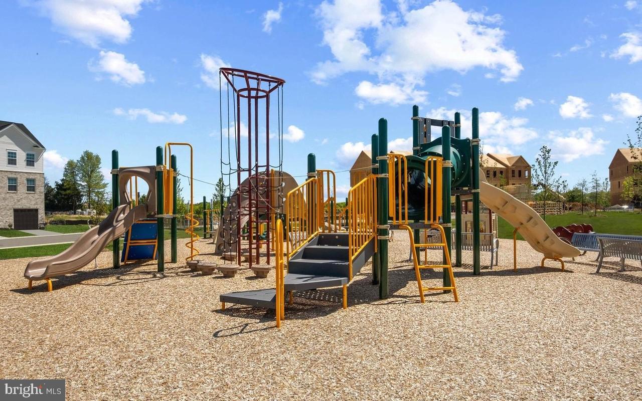 SPRING HILLS - Residential Lease
