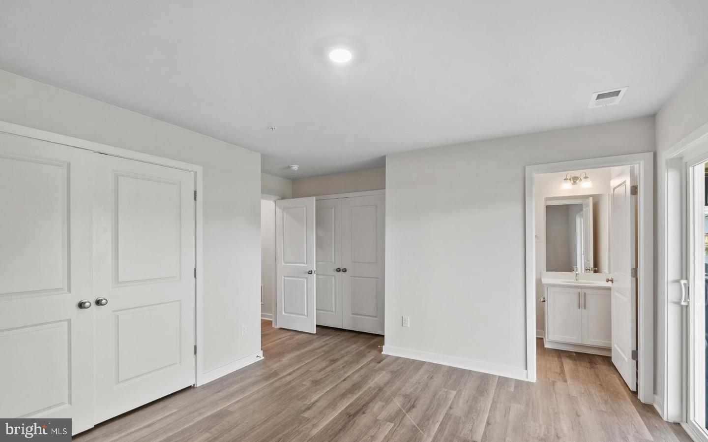 SPRING HILLS - Residential Lease