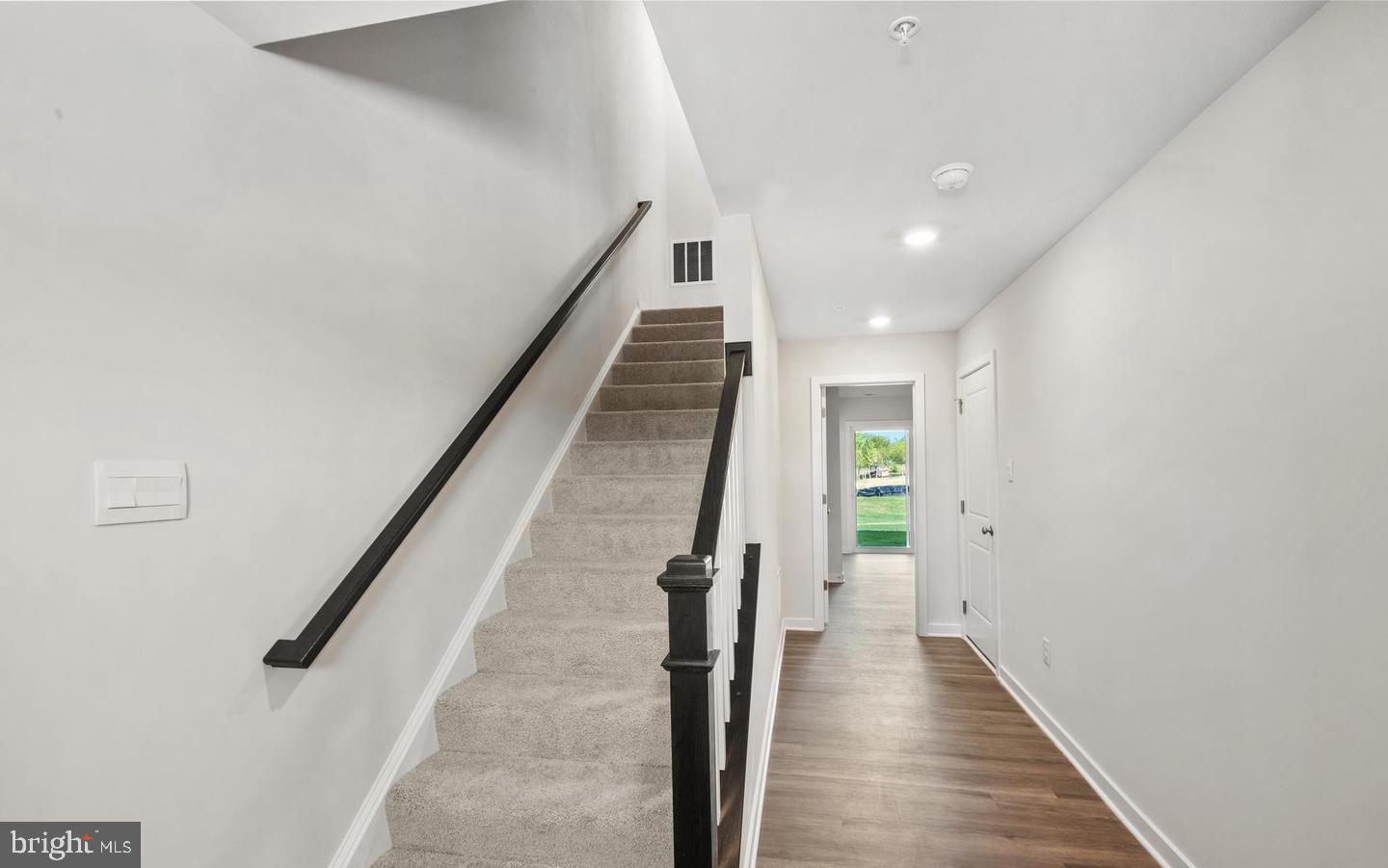 SPRING HILLS - Residential Lease