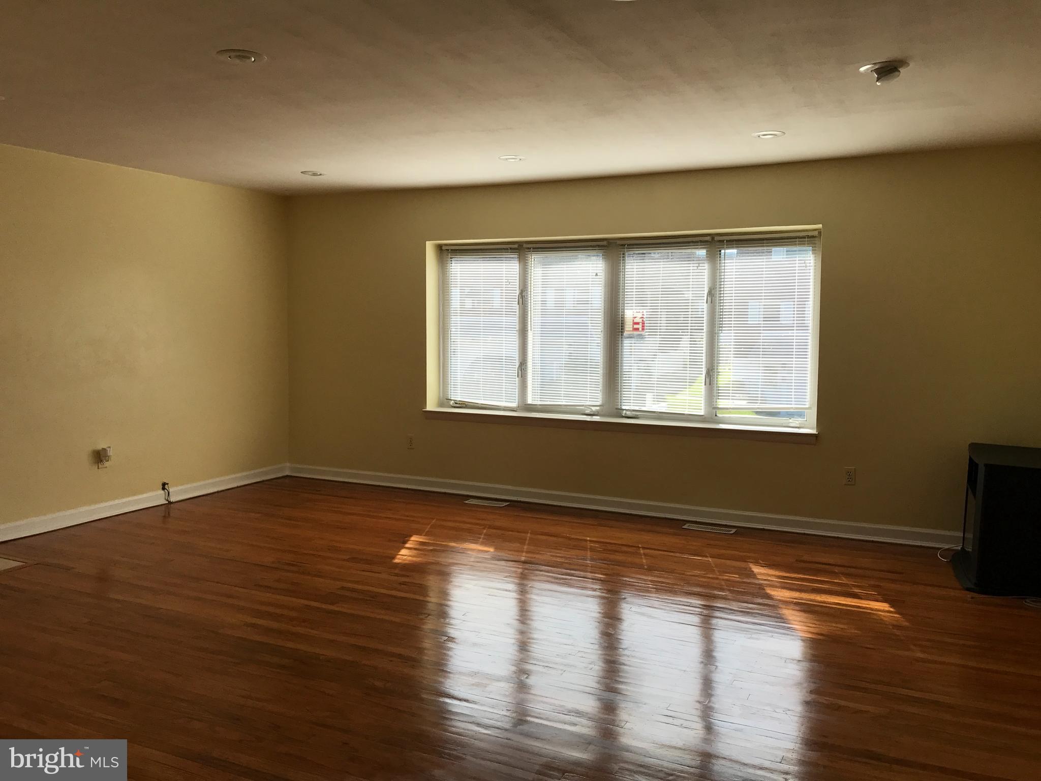 PHILADELPHIA (NORTHEAST) - Residential