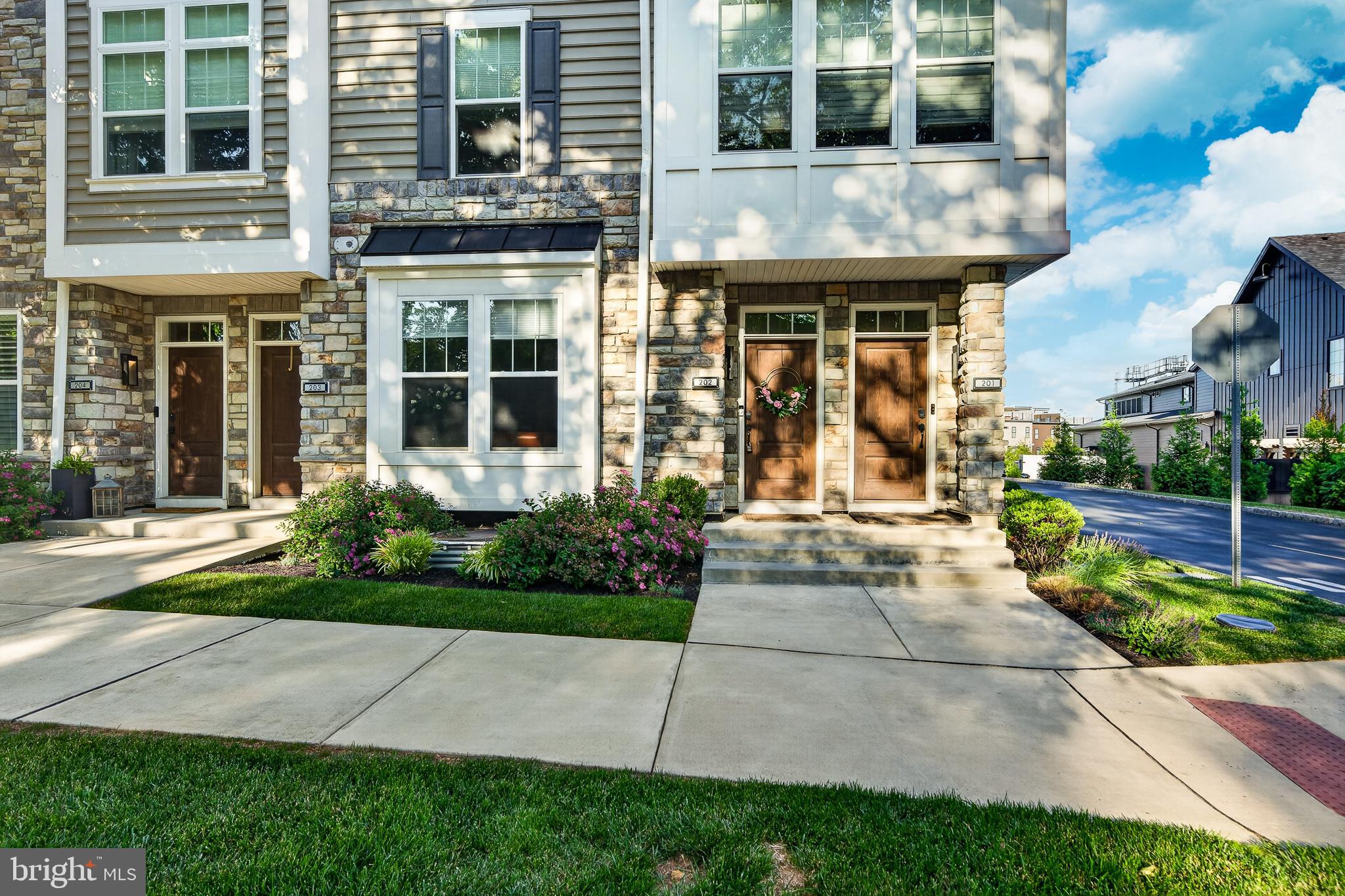 NEWTOWN WALK AT ELLIS PRESERVE - Residential