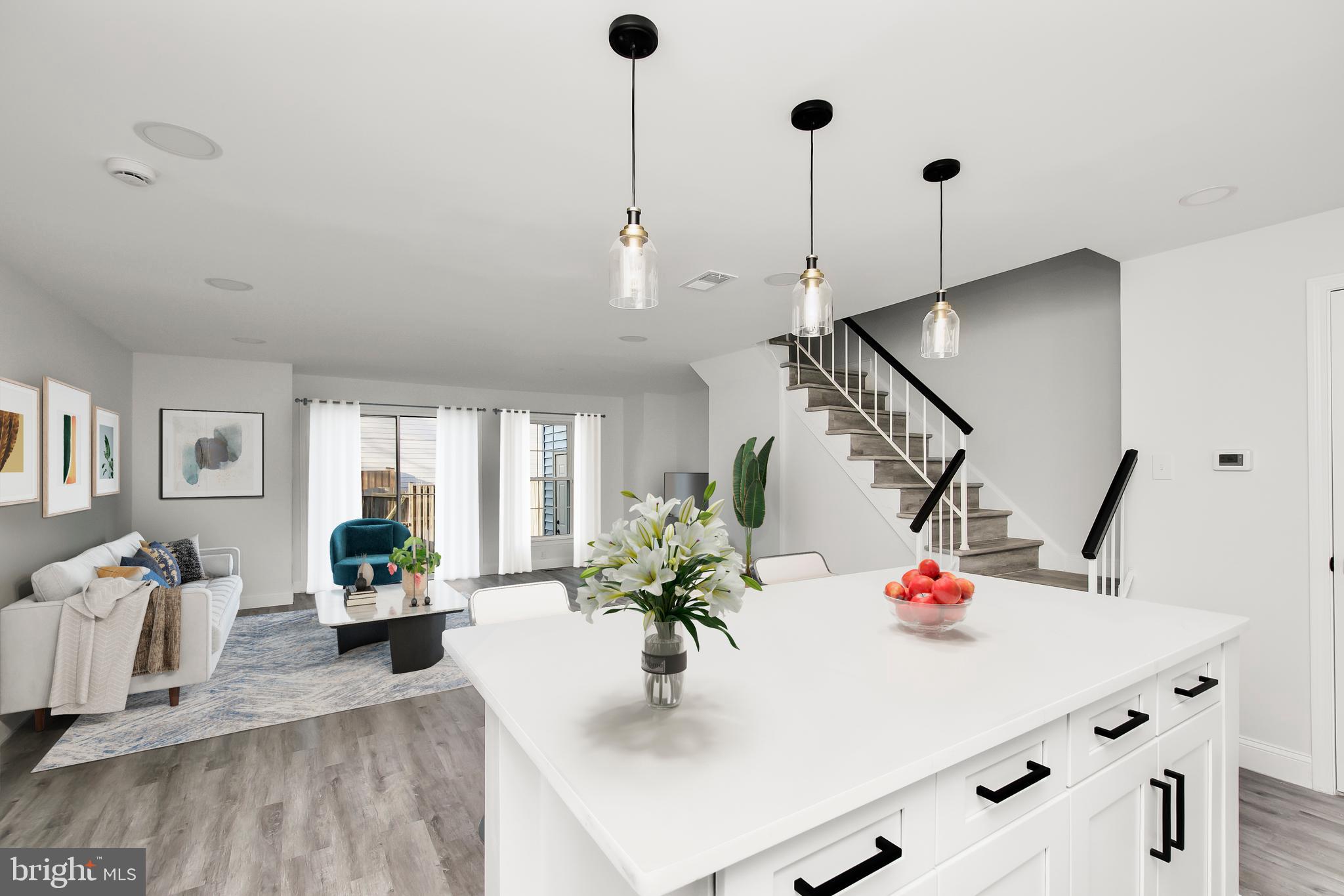 SARATOGA TOWNHOUSES - Residential