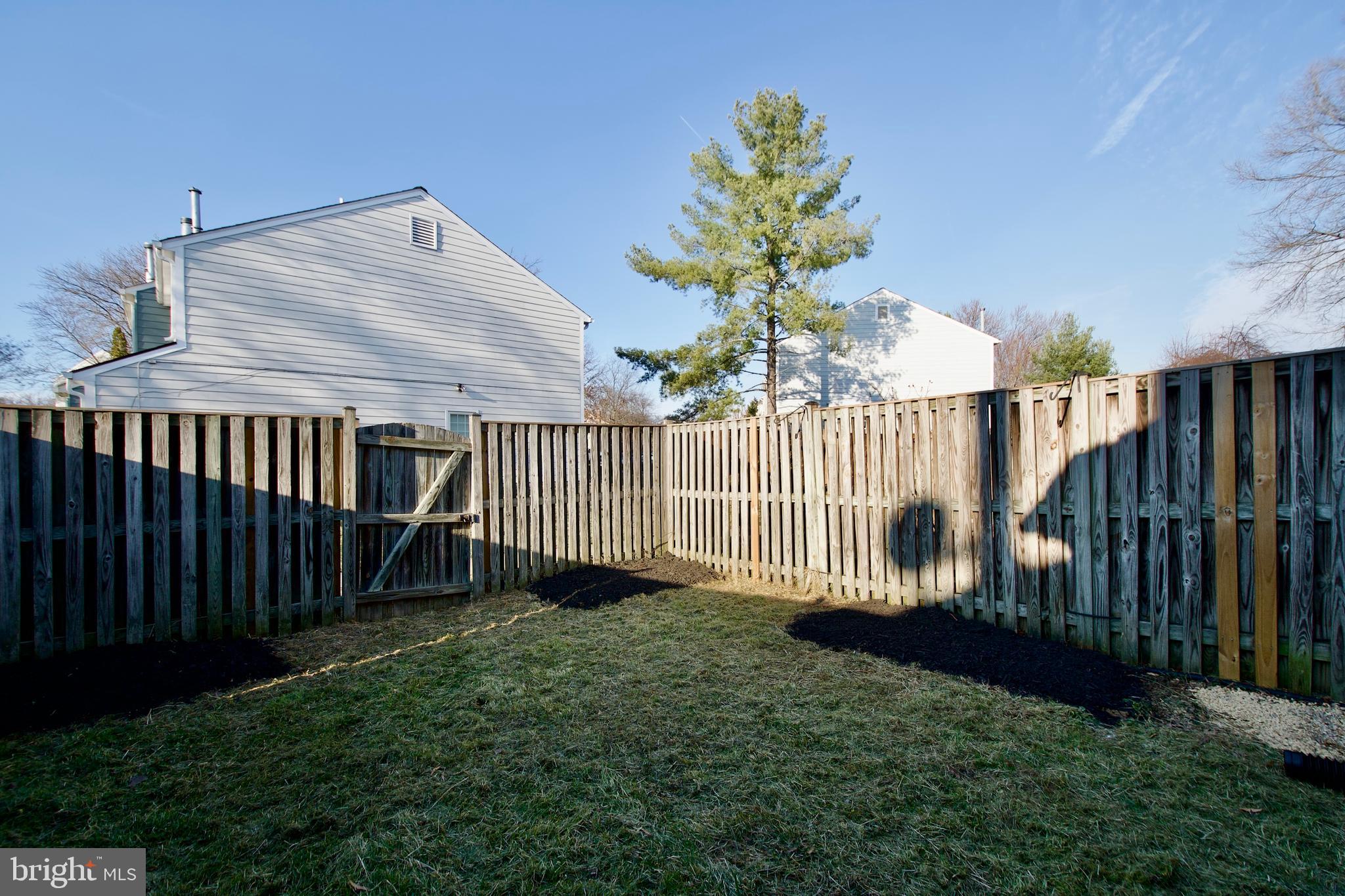 SARATOGA TOWNHOUSES - Residential