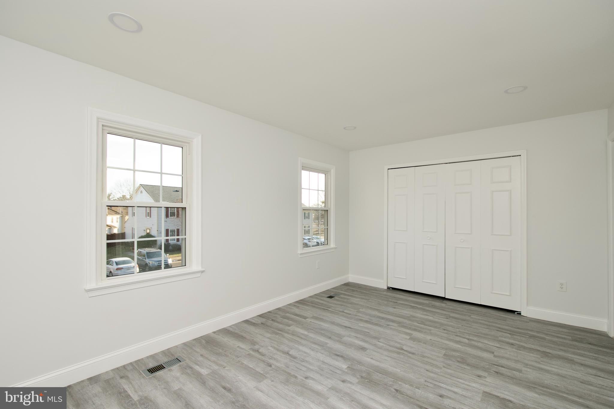 SARATOGA TOWNHOUSES - Residential