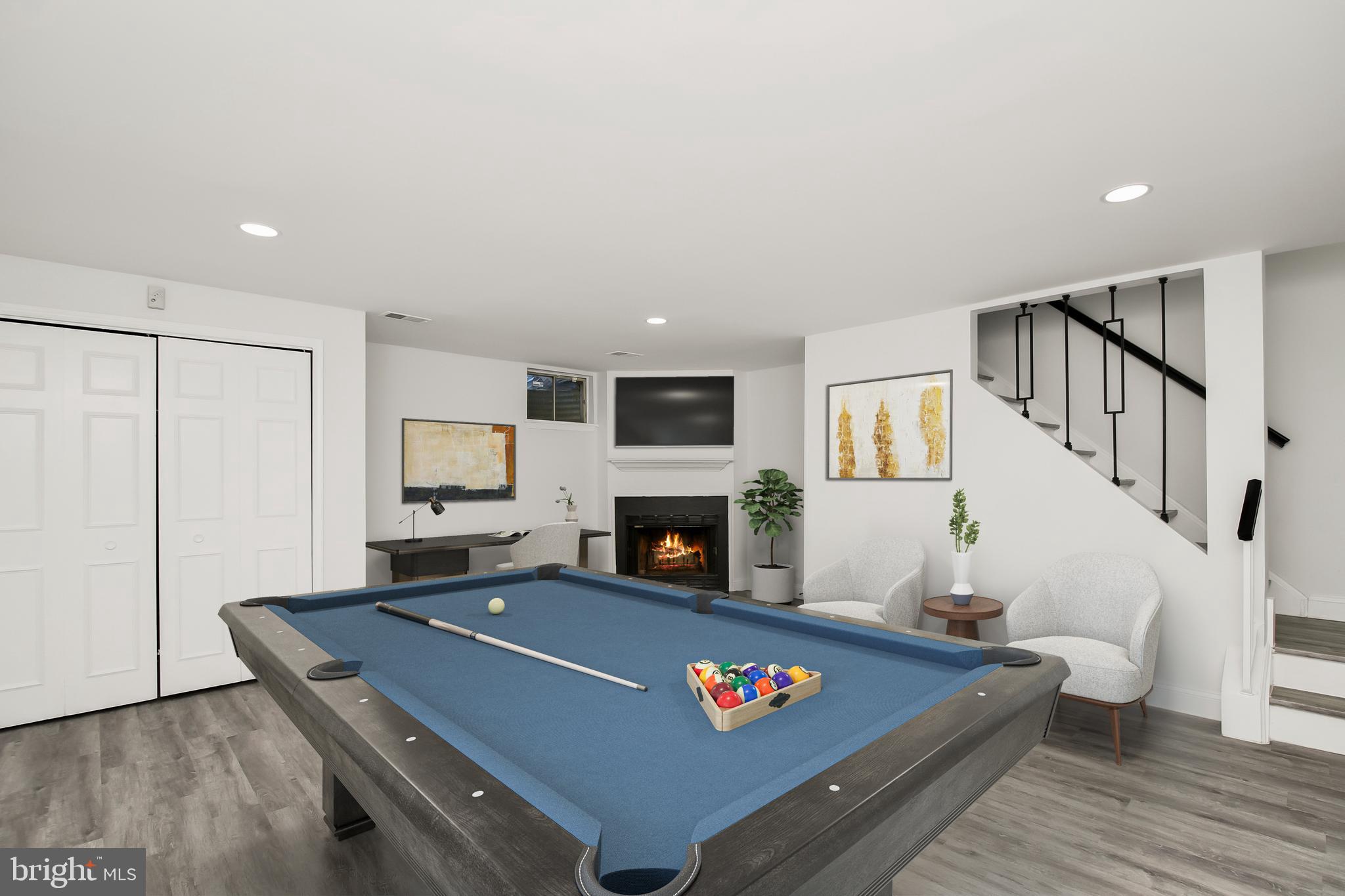 SARATOGA TOWNHOUSES - Residential
