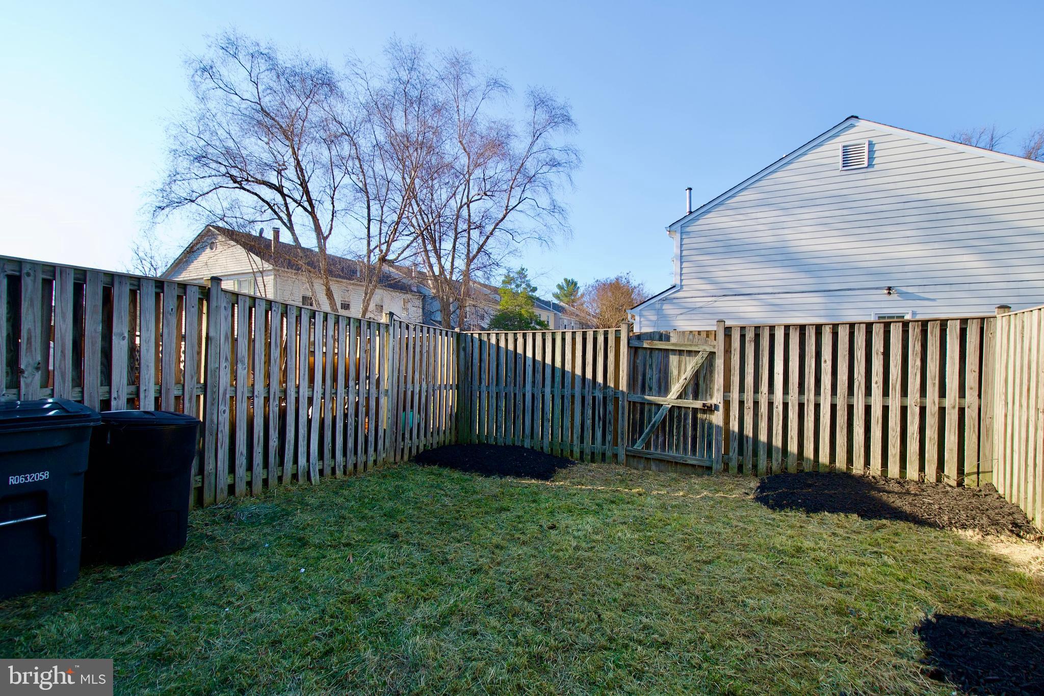 SARATOGA TOWNHOUSES - Residential