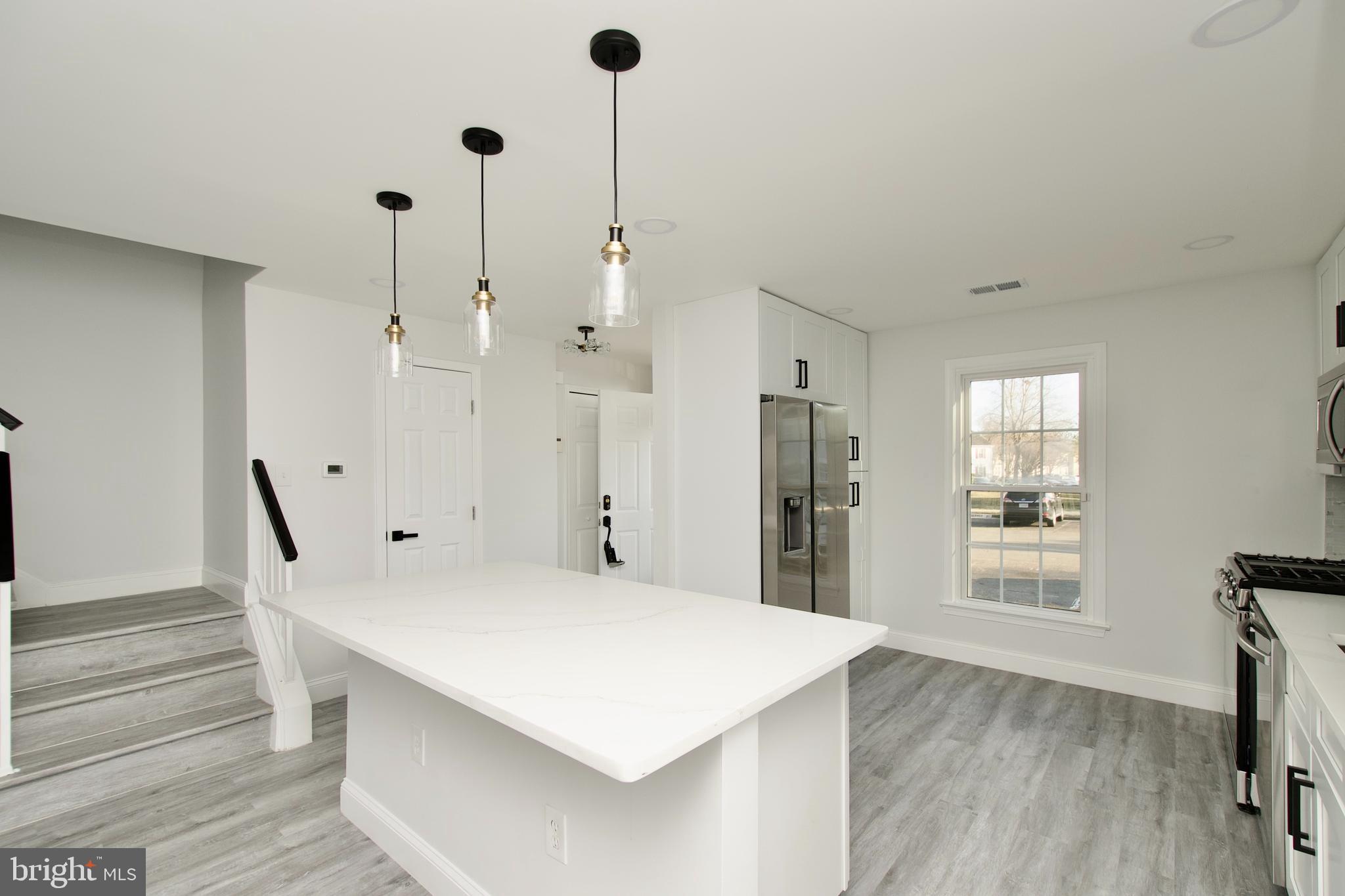 SARATOGA TOWNHOUSES - Residential