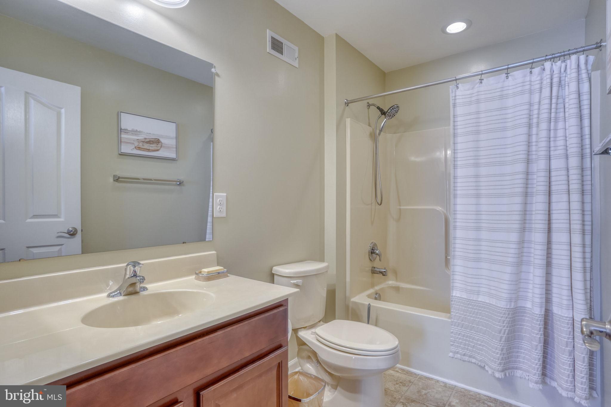 VILLAGE OF EASTRIDGE - Residential