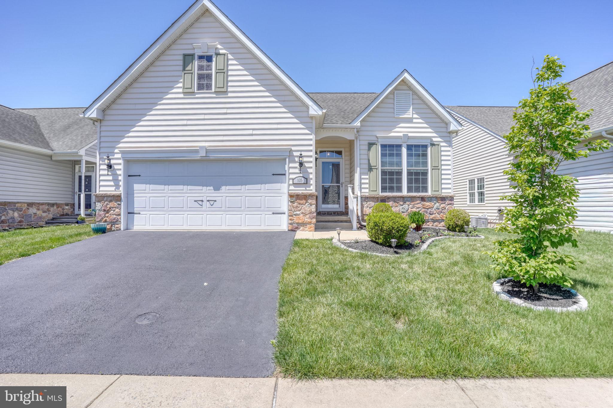 VILLAGE OF EASTRIDGE - Residential
