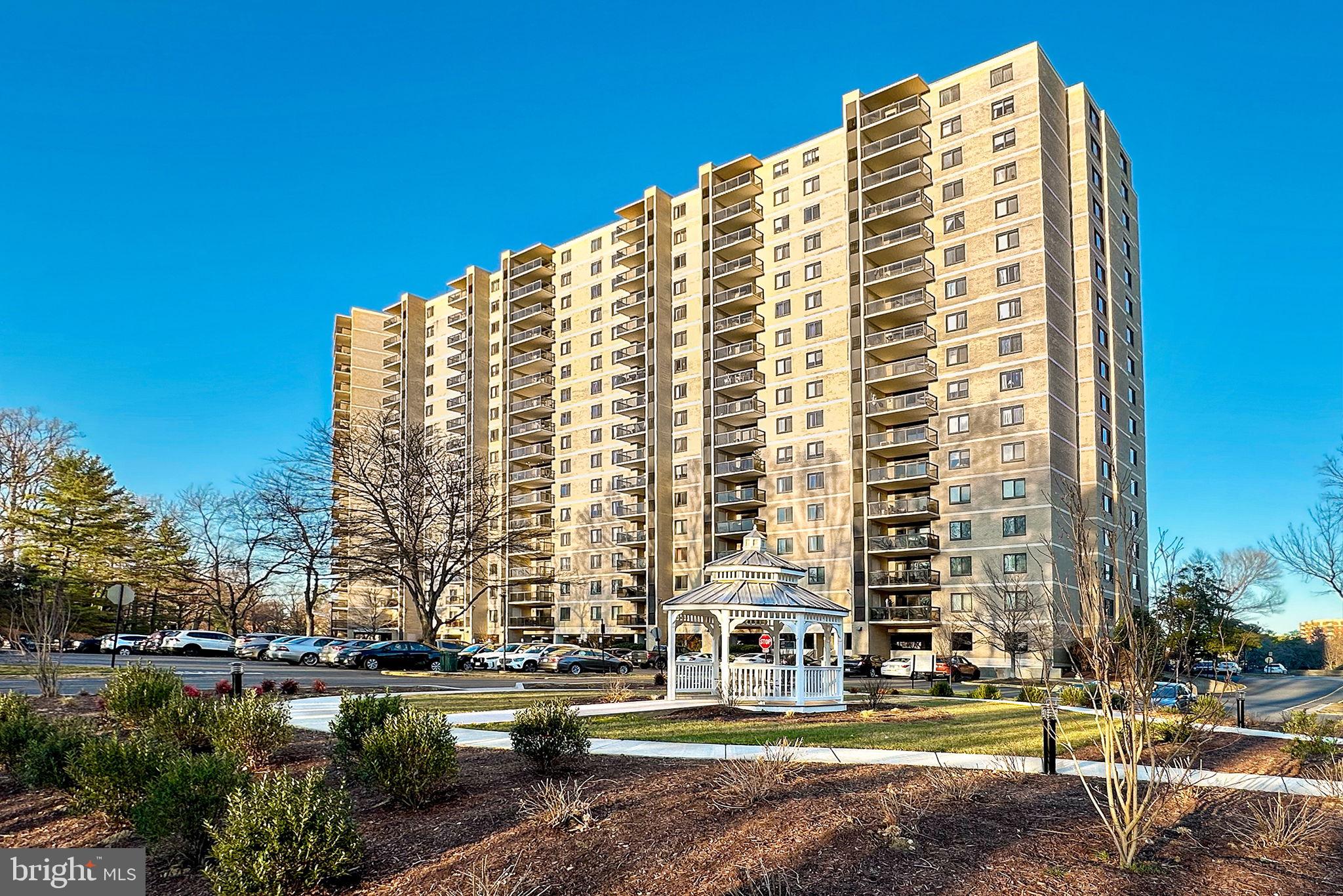 WATERGATE AT LANDMARK - Residential