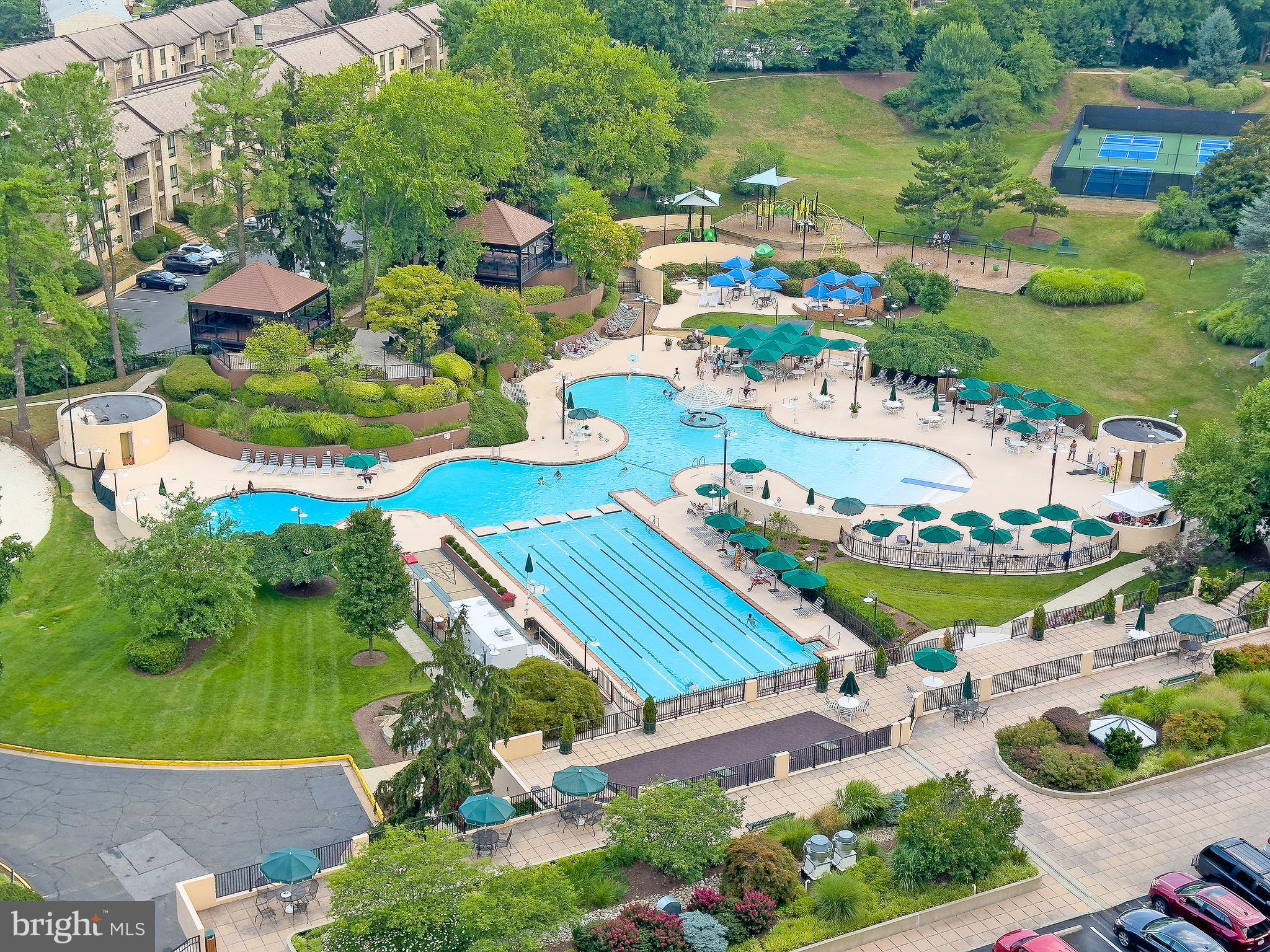 WATERGATE AT LANDMARK - Residential