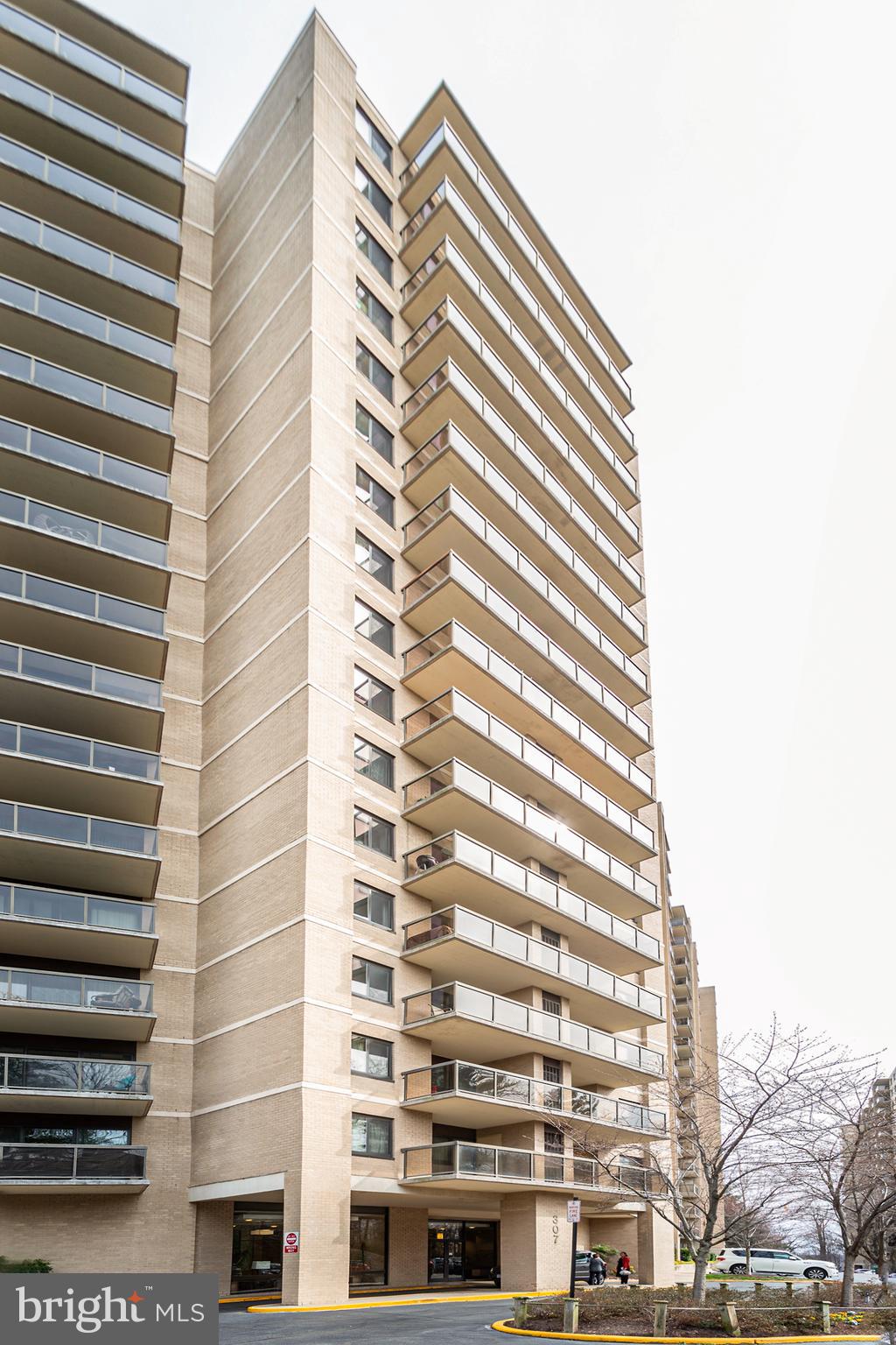 WATERGATE AT LANDMARK - Residential