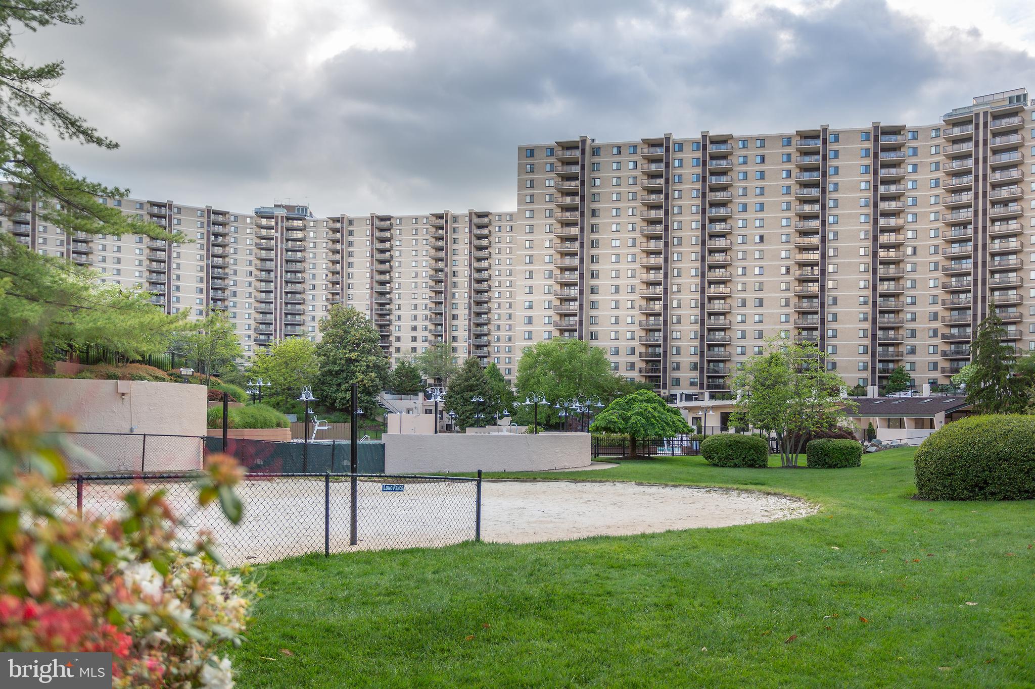 WATERGATE AT LANDMARK - Residential