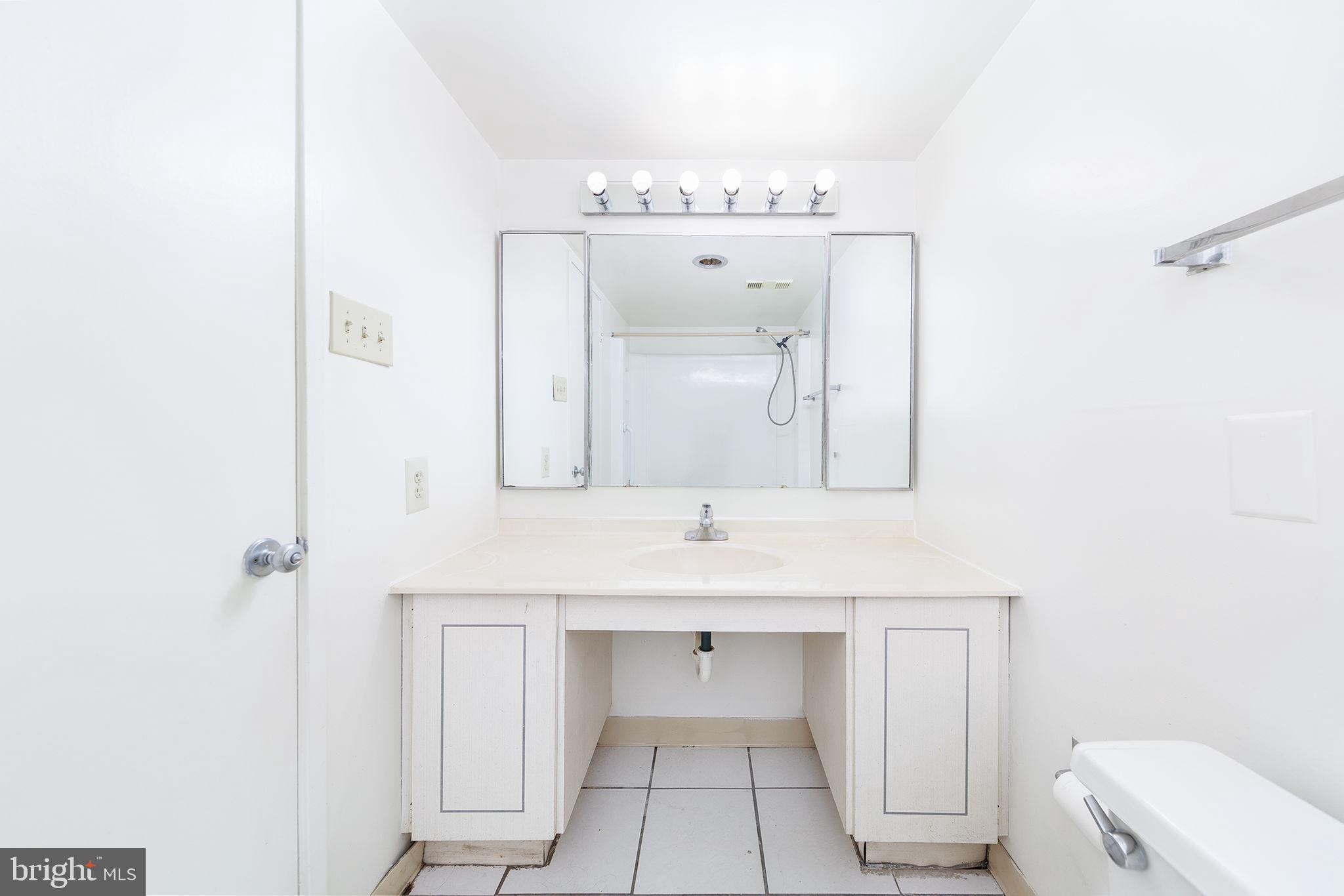 WATERGATE AT LANDMARK - Residential