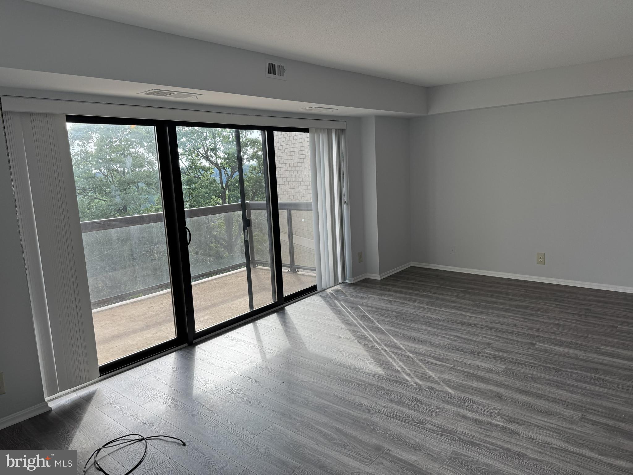 WATERGATE AT LANDMARK - Residential