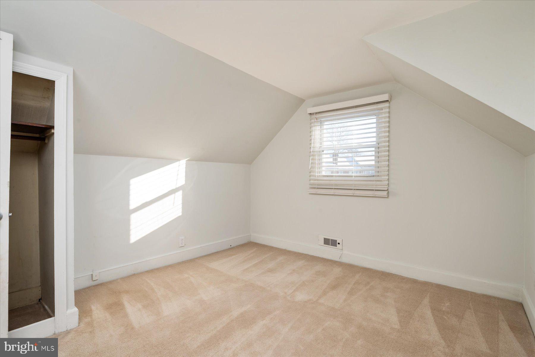ESSEX - Residential
