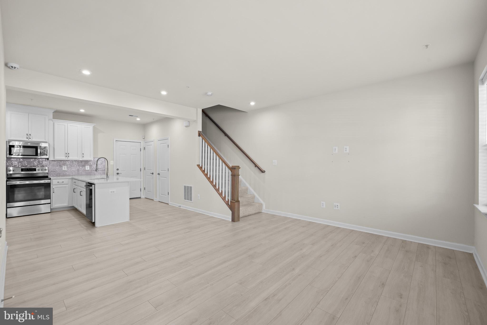 GLENN DALE COMMONS - Residential