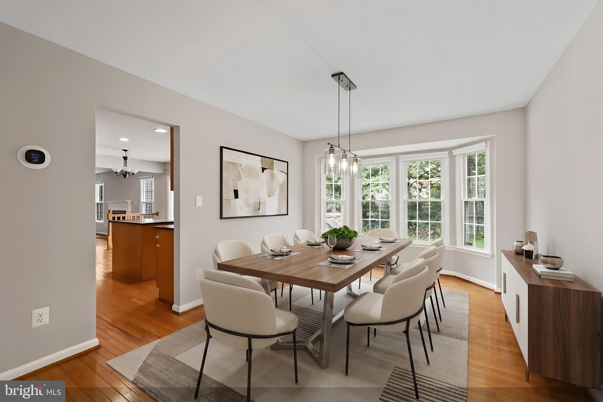 FOUR SEASONS - Residential